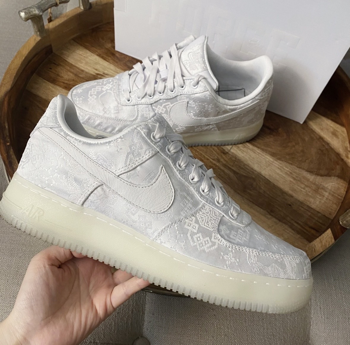 CLOT x Nike Air Force 1 陳冠希 撕撕樂 低幫 板鞋 白絲綢 AO9286100