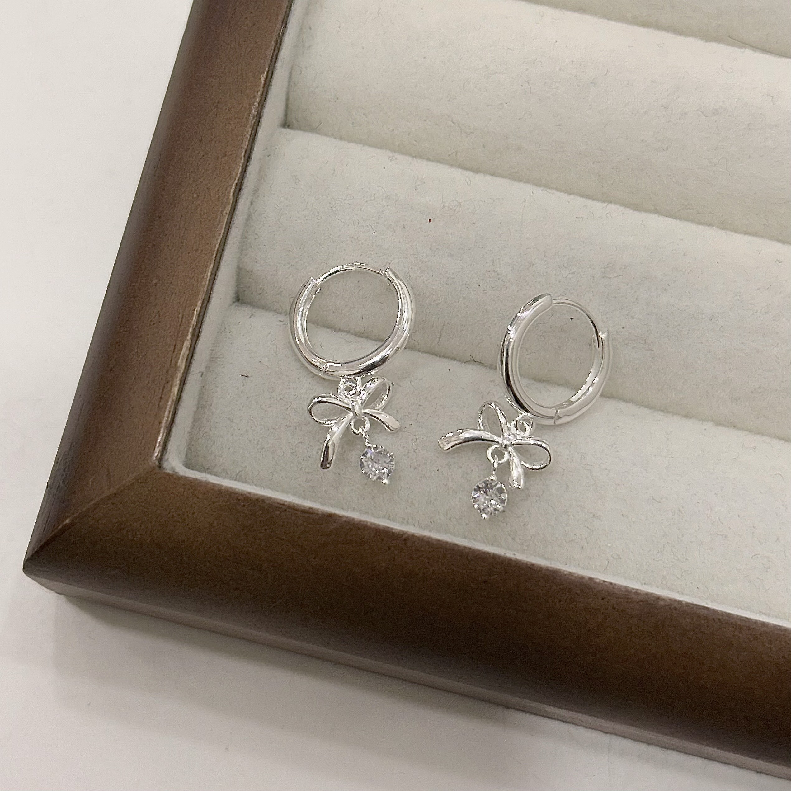 蝴蝶結單鑽純銀易扣