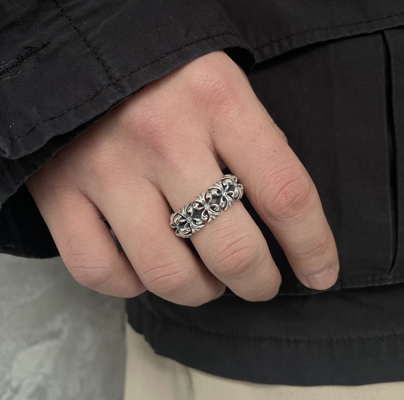 CHROME RING W/DIAMOND