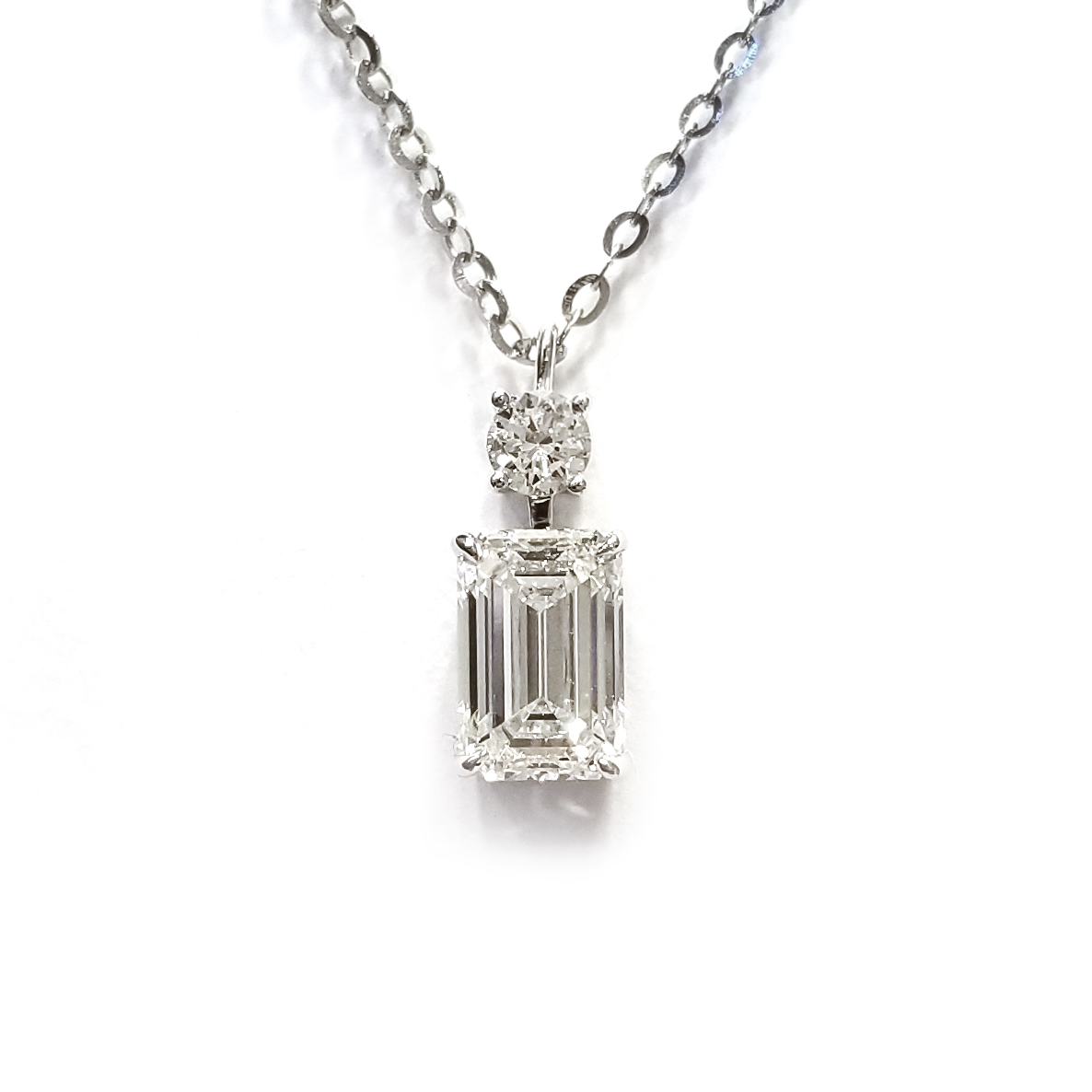 18K白金 實驗室祖母綠培育鑽石頸鏈