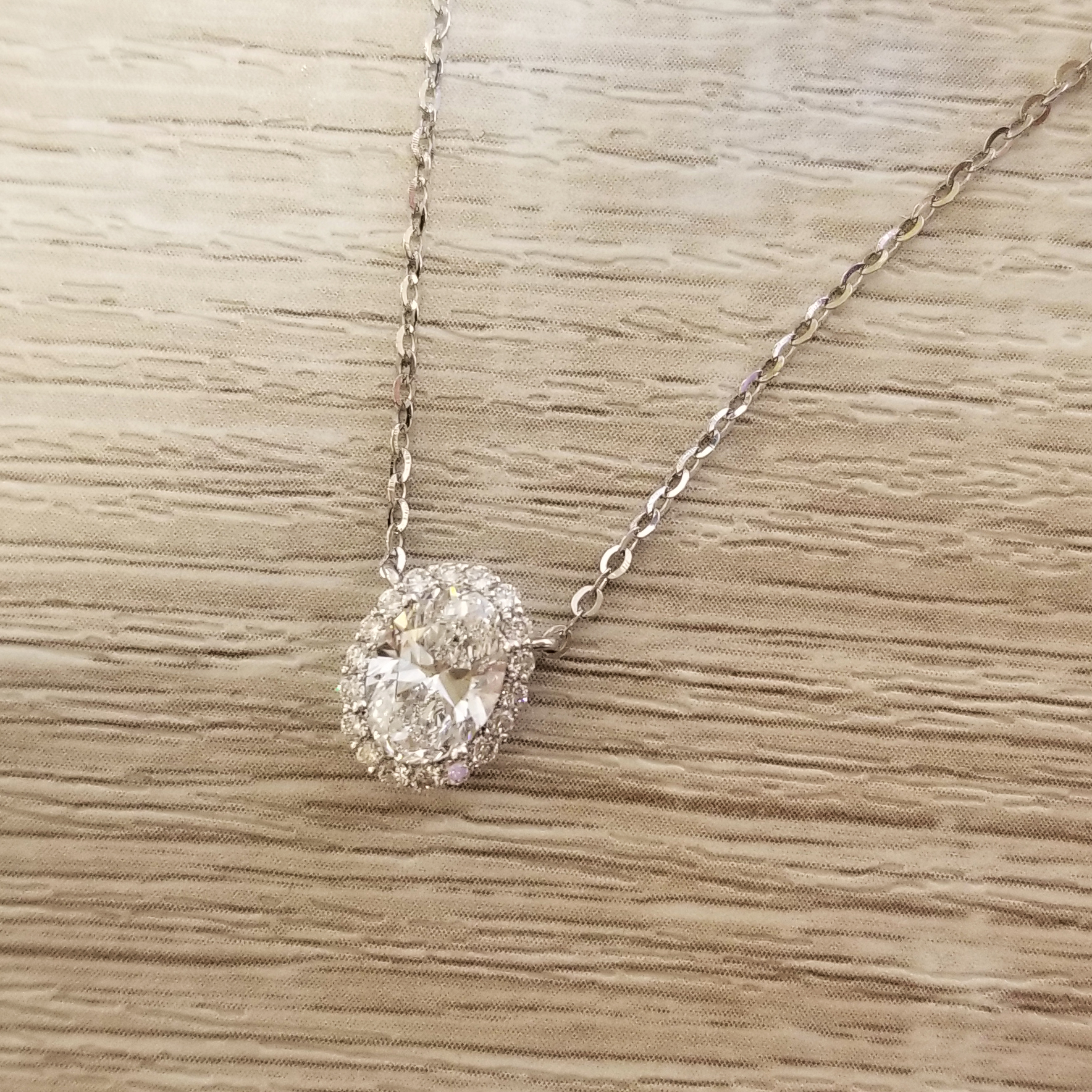18K白金 實驗室培育橢圓鑽石頸鏈