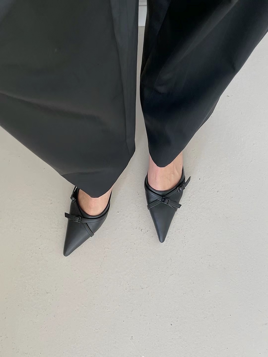 交織扣尖頭跟鞋（版型偏小建議大半號）