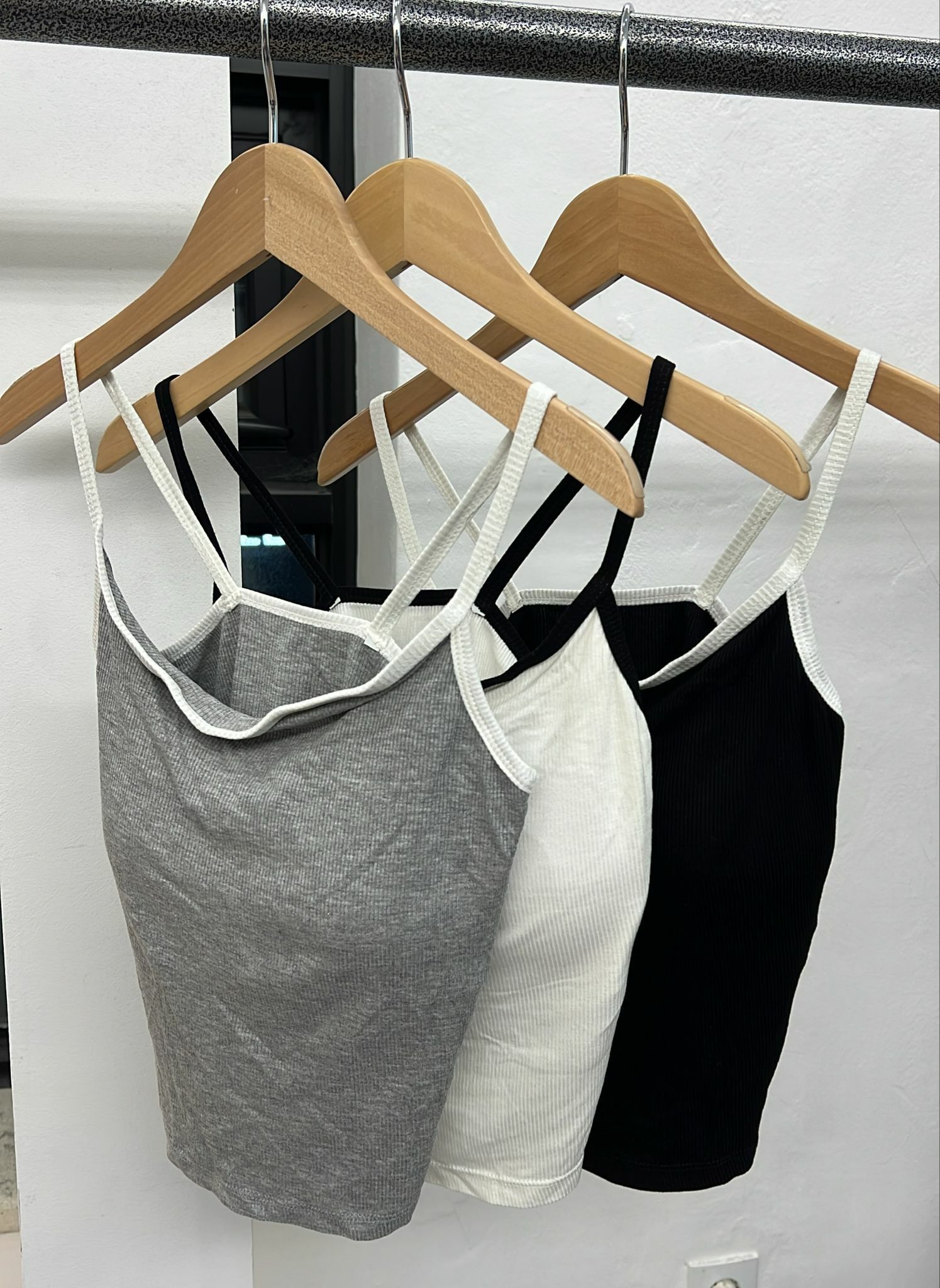 現貨清貨 韓國拼色薄PAD吊帶，清貨價貨品，不設退換（K1 F498）