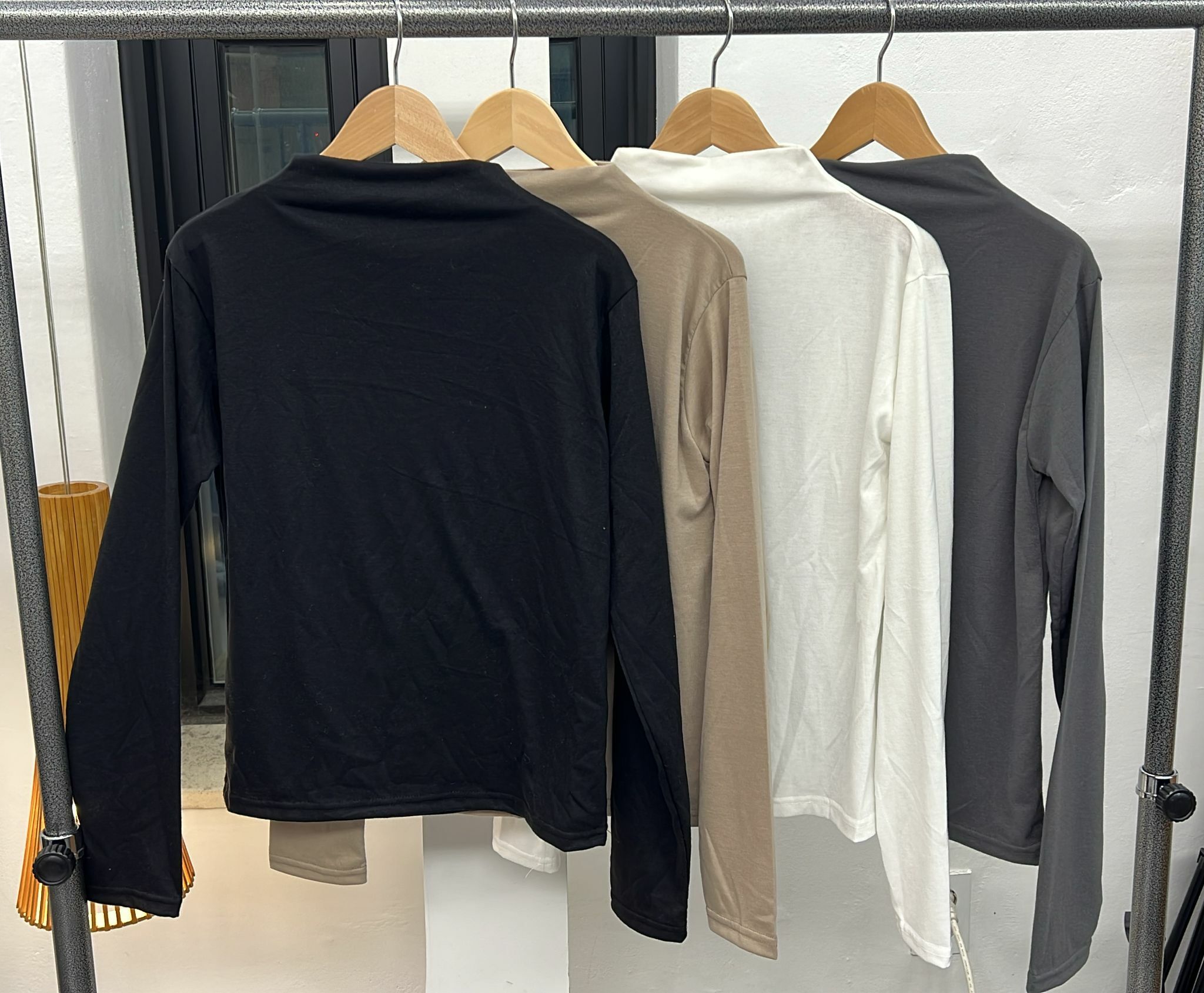 現貨韓國高領長袖TEE，（此為清貨價貨品不設退換）（K1 F509）