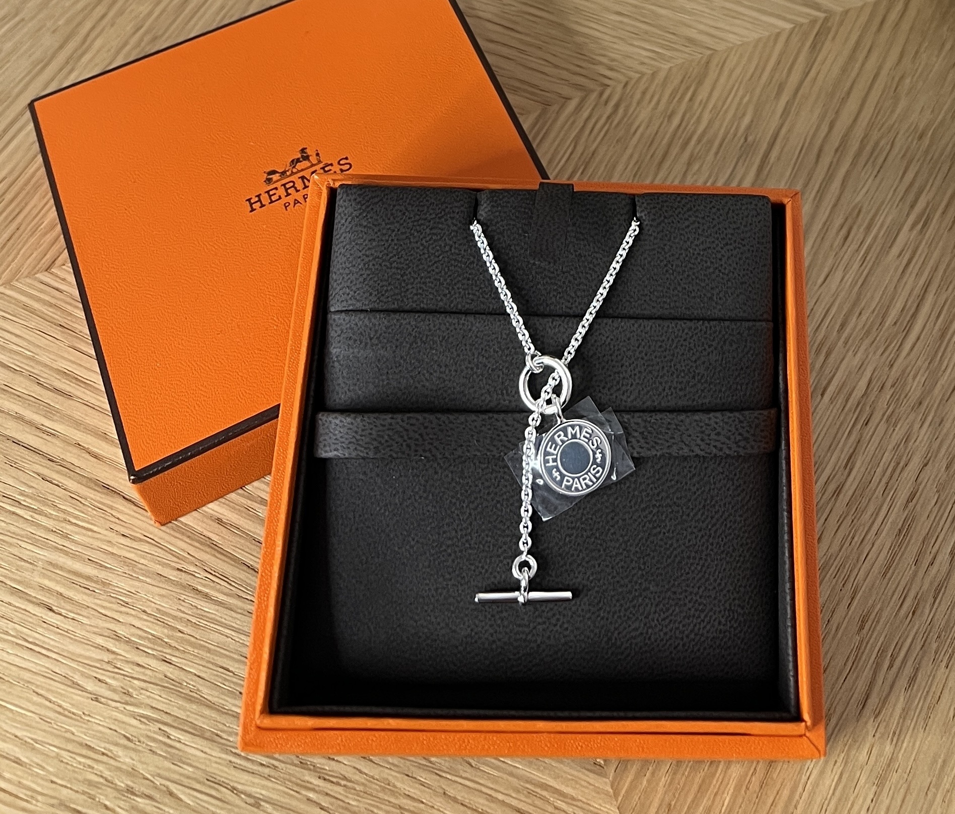 Hermes pendant