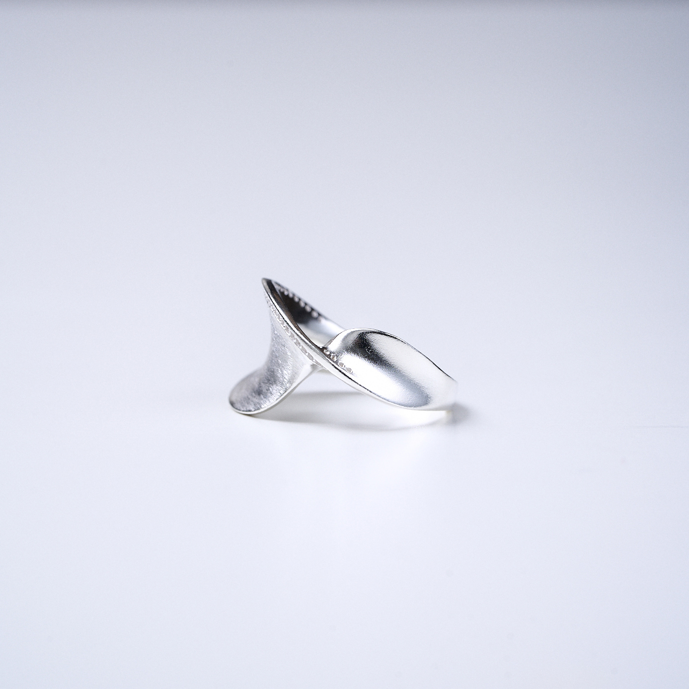 【BLUZ】R-101 星砂鏤紋戒指