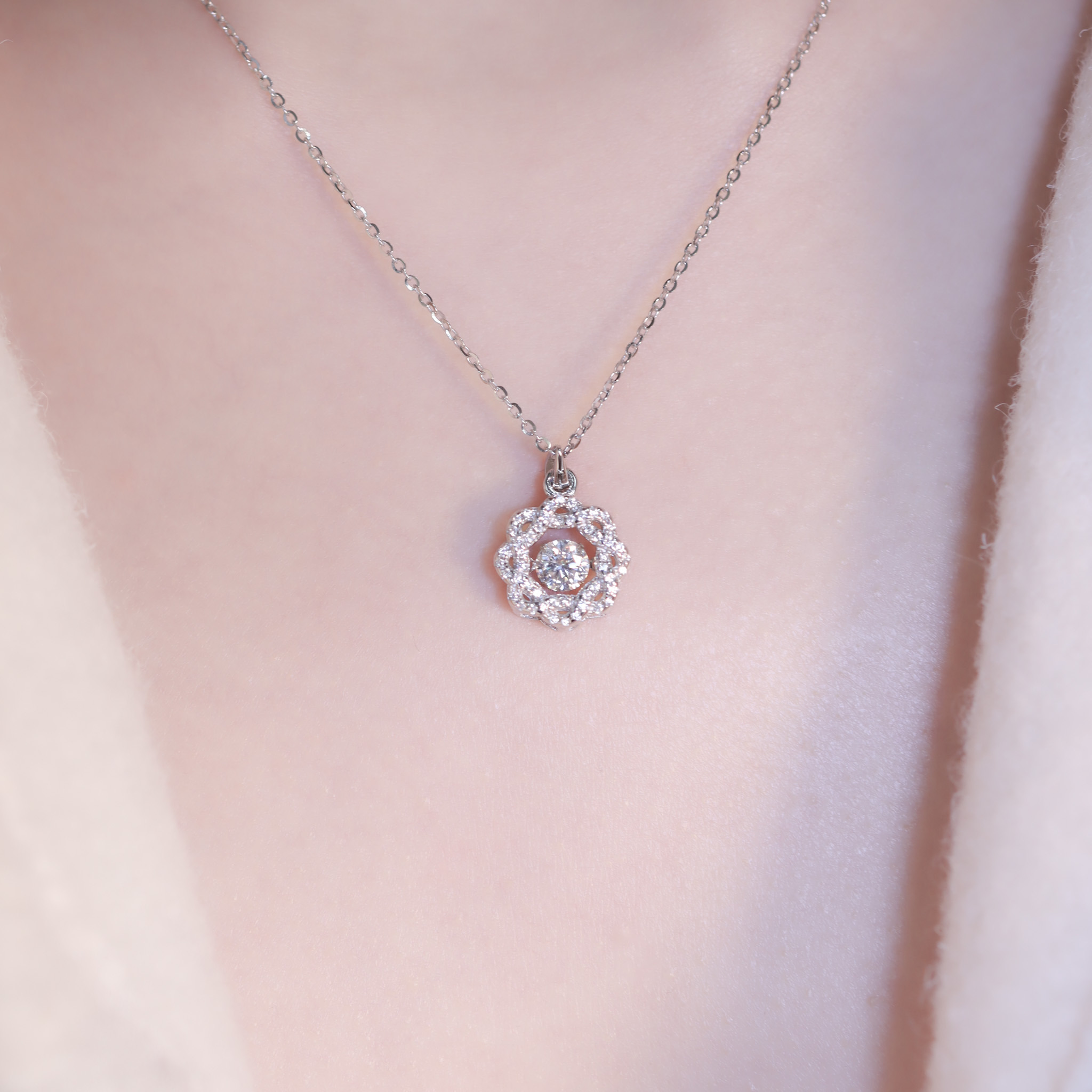 | 925純銀・ 莫桑石 | 懸浮花漾幸福結項鍊（白色/藍色） | NE1303 |