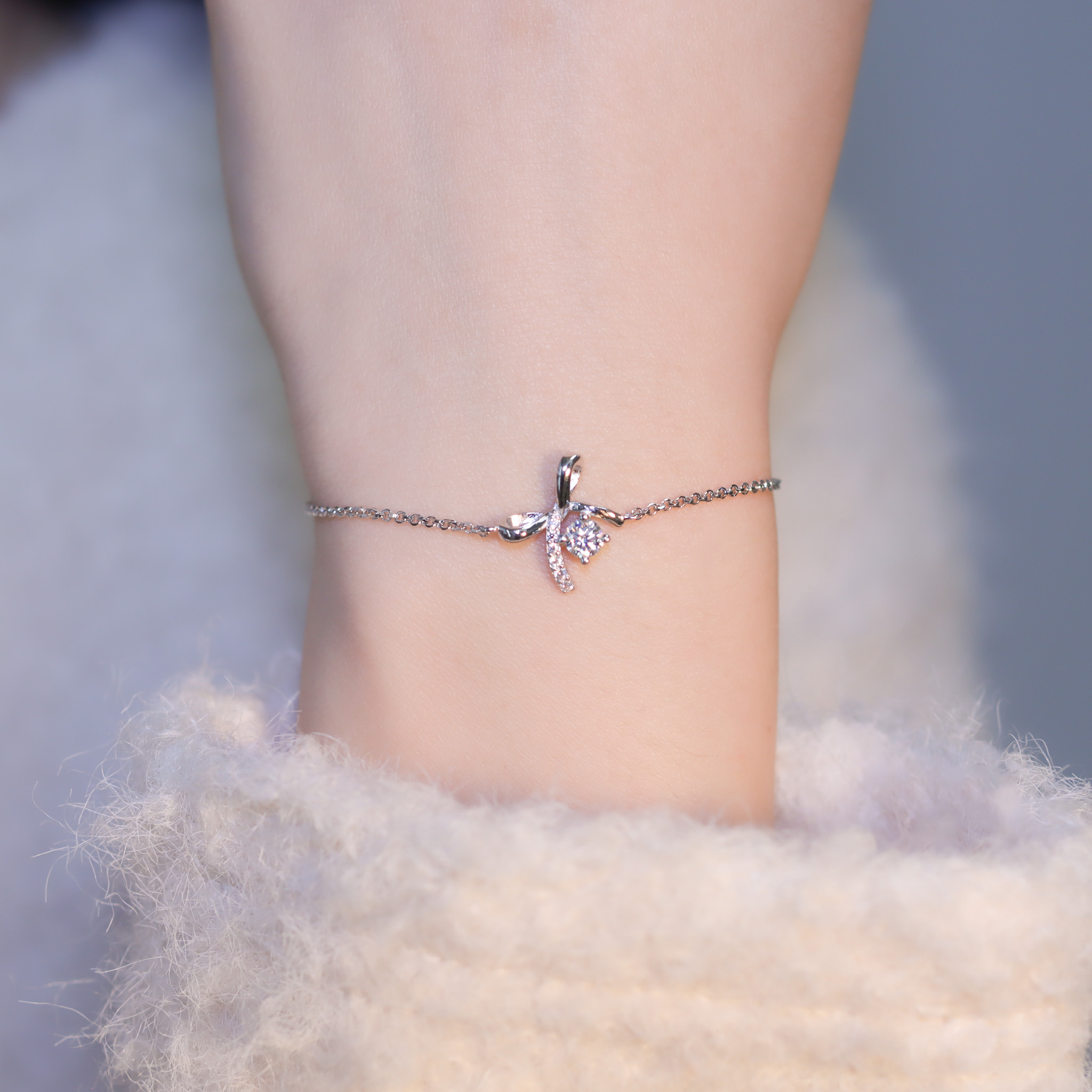 | 925純銀・ 厚鍍白金 ・莫桑石 | 幸福許願結手鏈 | BR1242 |