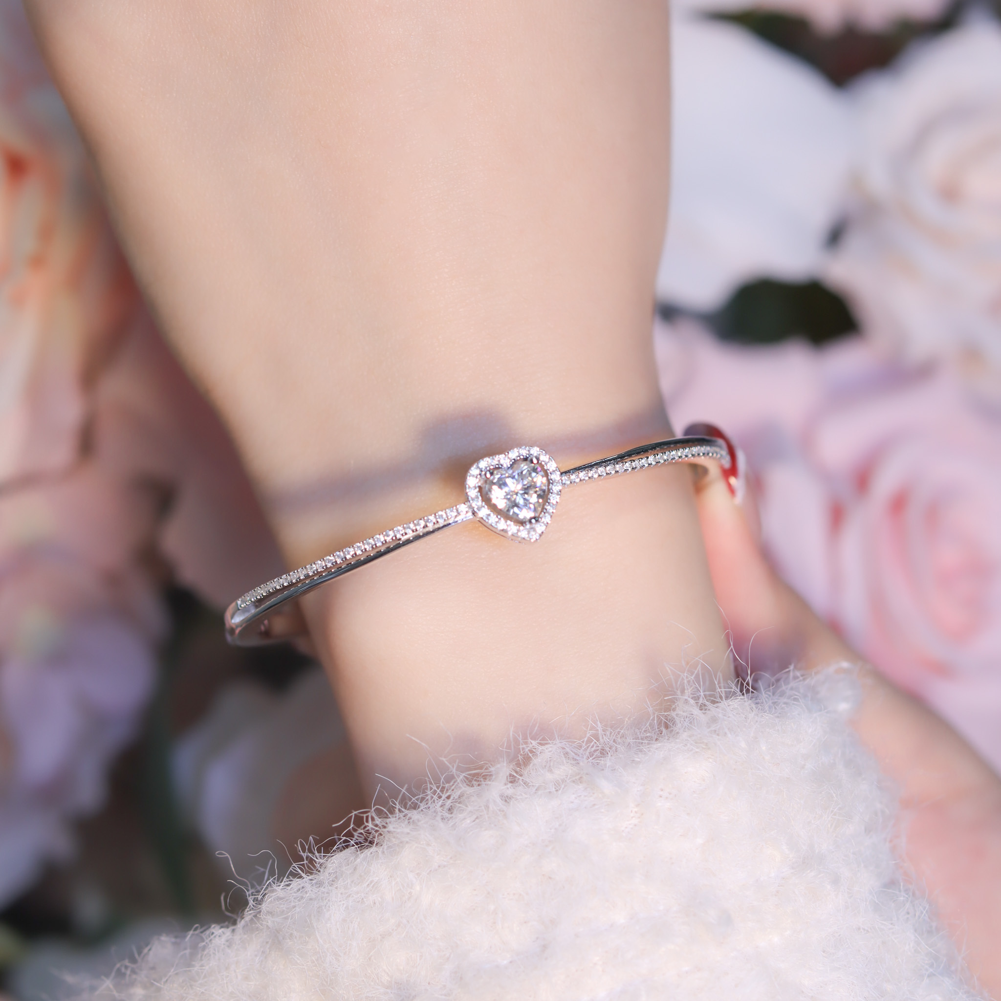 | 925純銀・ 厚鍍白金 ・莫桑石 | 最深的愛意手鐲 (白色/藍色) | BR1243 |