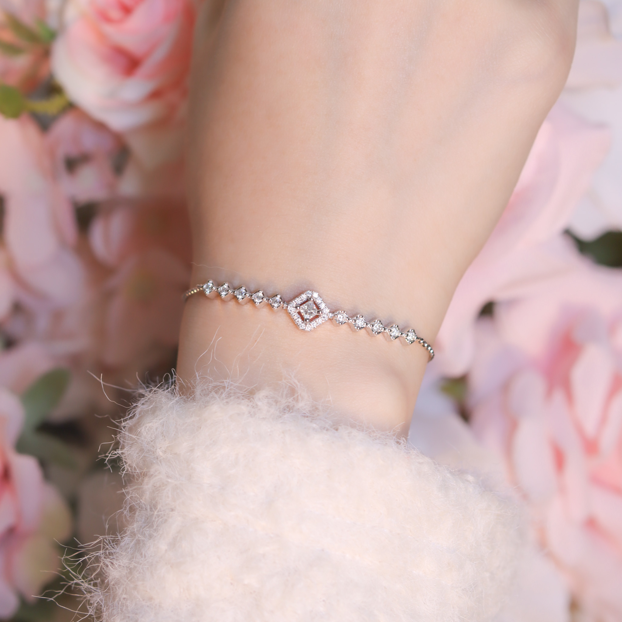 | 925純銀・厚鍍白金・厚鍍玫瑰金・莫桑石 | 靠近甜夢手鏈 (銀/玫瑰金) | BR1244 |