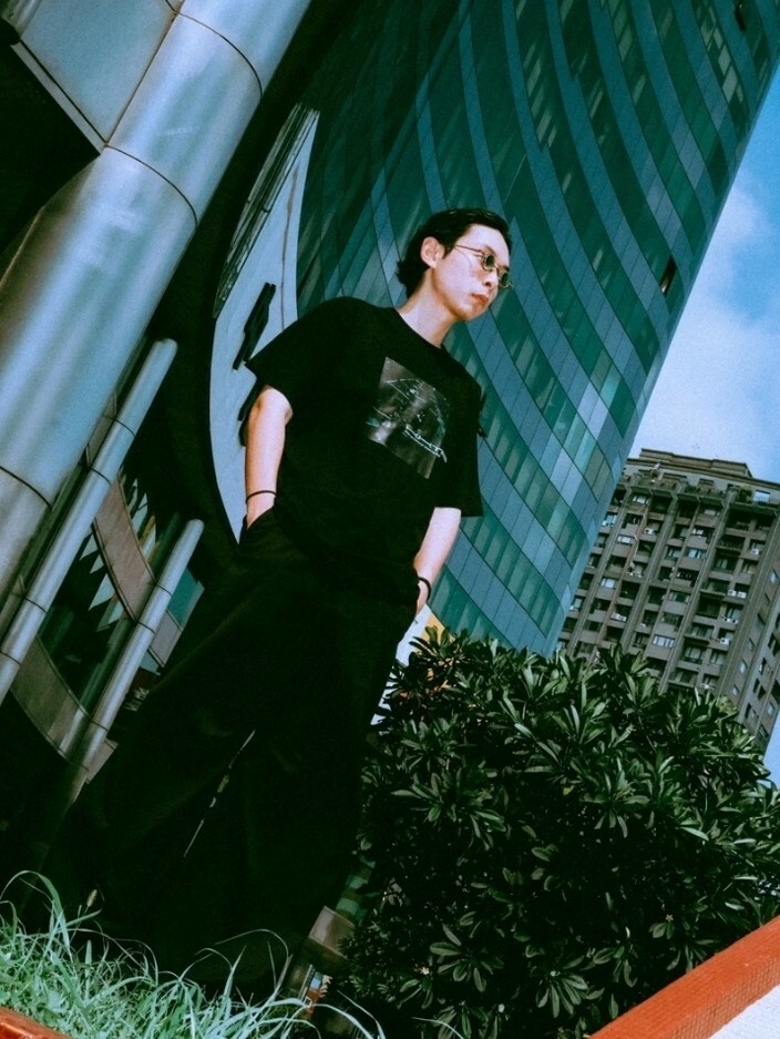 KAKOTOPIA SOCIETY TEE BLACK 短T 短袖