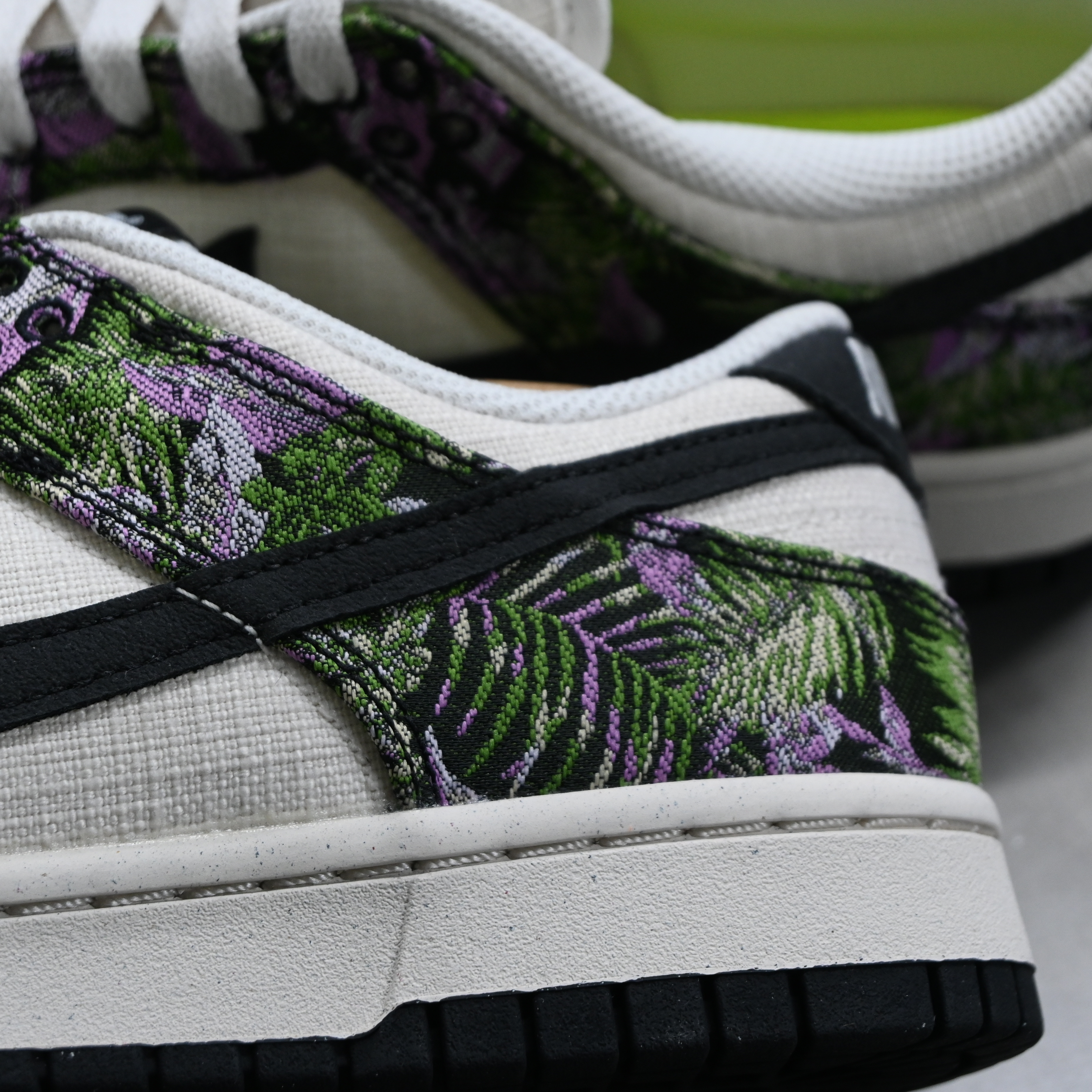 Nike Wmns Dunk Low Next Nature Floral Tapestry FN7105-030