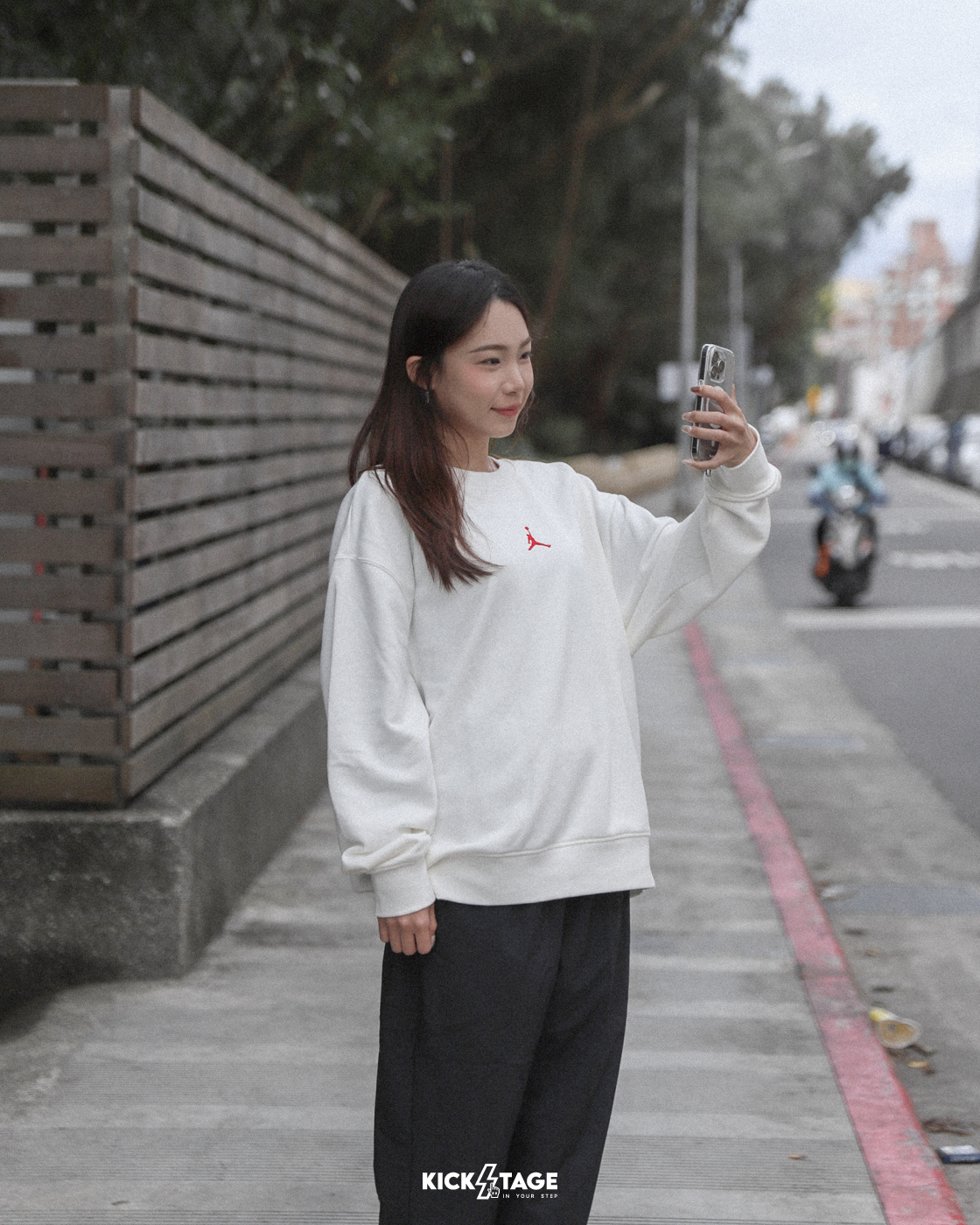 男女款 NIKE JORDAN FLEECE CREW GCEL 白色 小刺繡LOGO 背後手繪印花 長袖 大學T【IB5605】