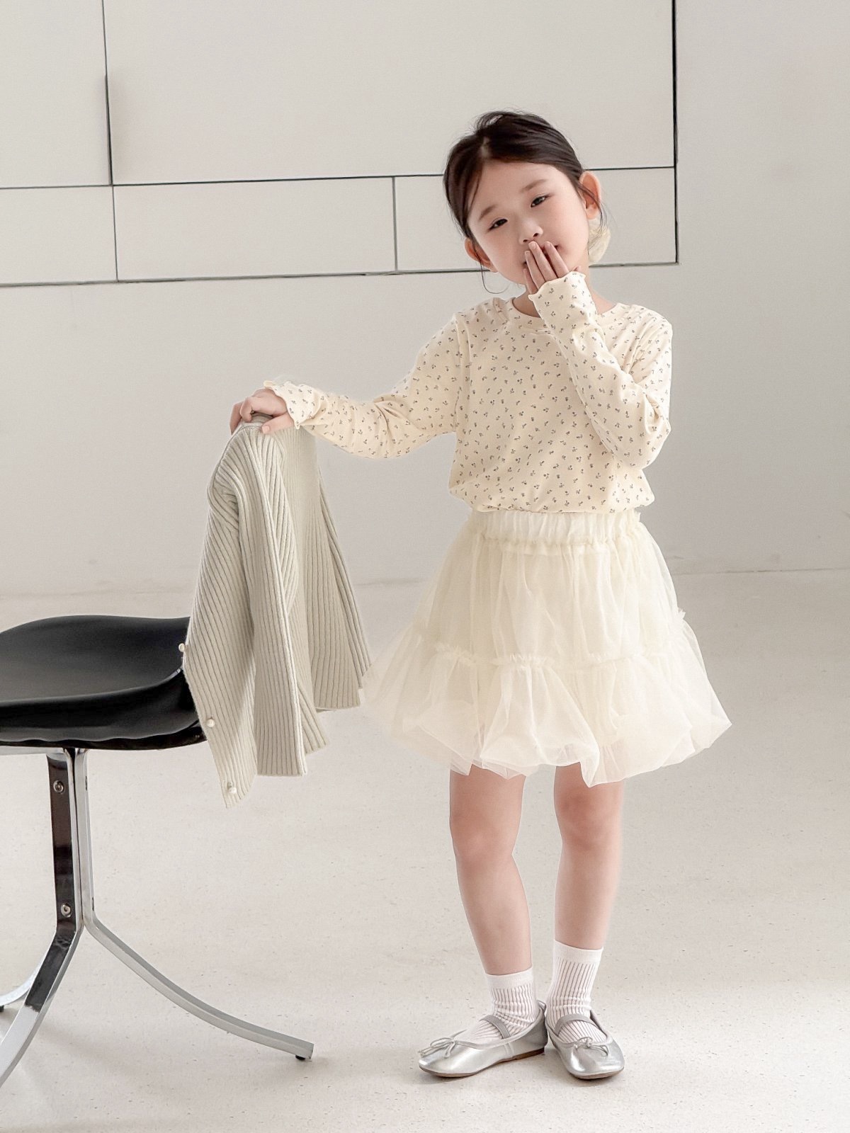 四色柔軟捲邊上衣