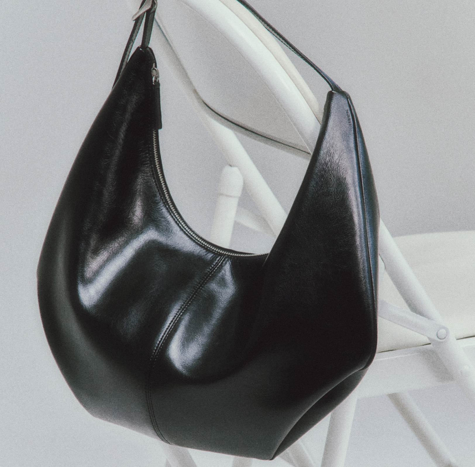 韓國代購>ATELIER DE LUMEN MOSSY HOBO BAG