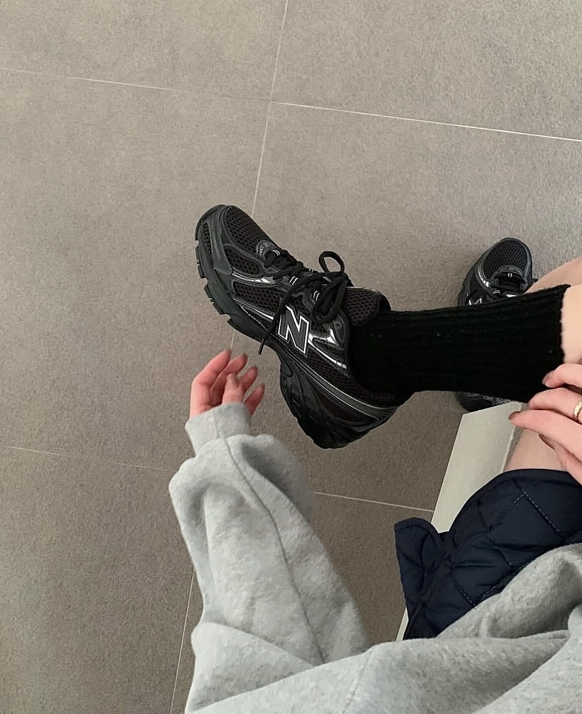 <官網限定> New Balance 740 復古黑銀