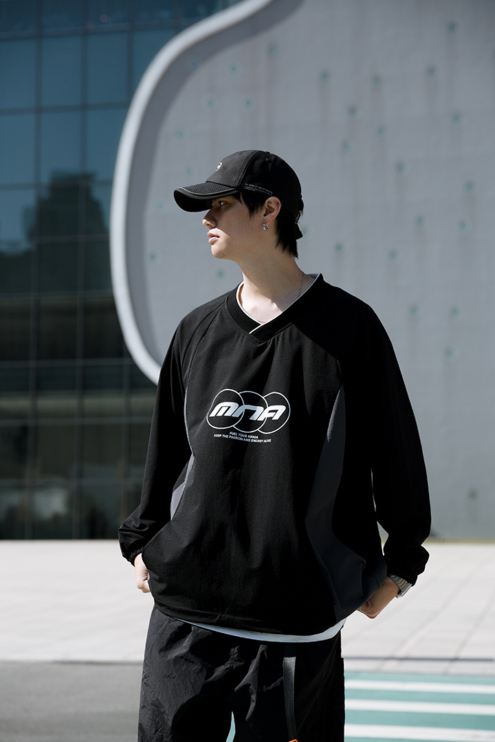 MANIA V領運動長T 長袖 拉克蘭袖 輕量 高彈性 黑 24 A/W Pullover Sportswear