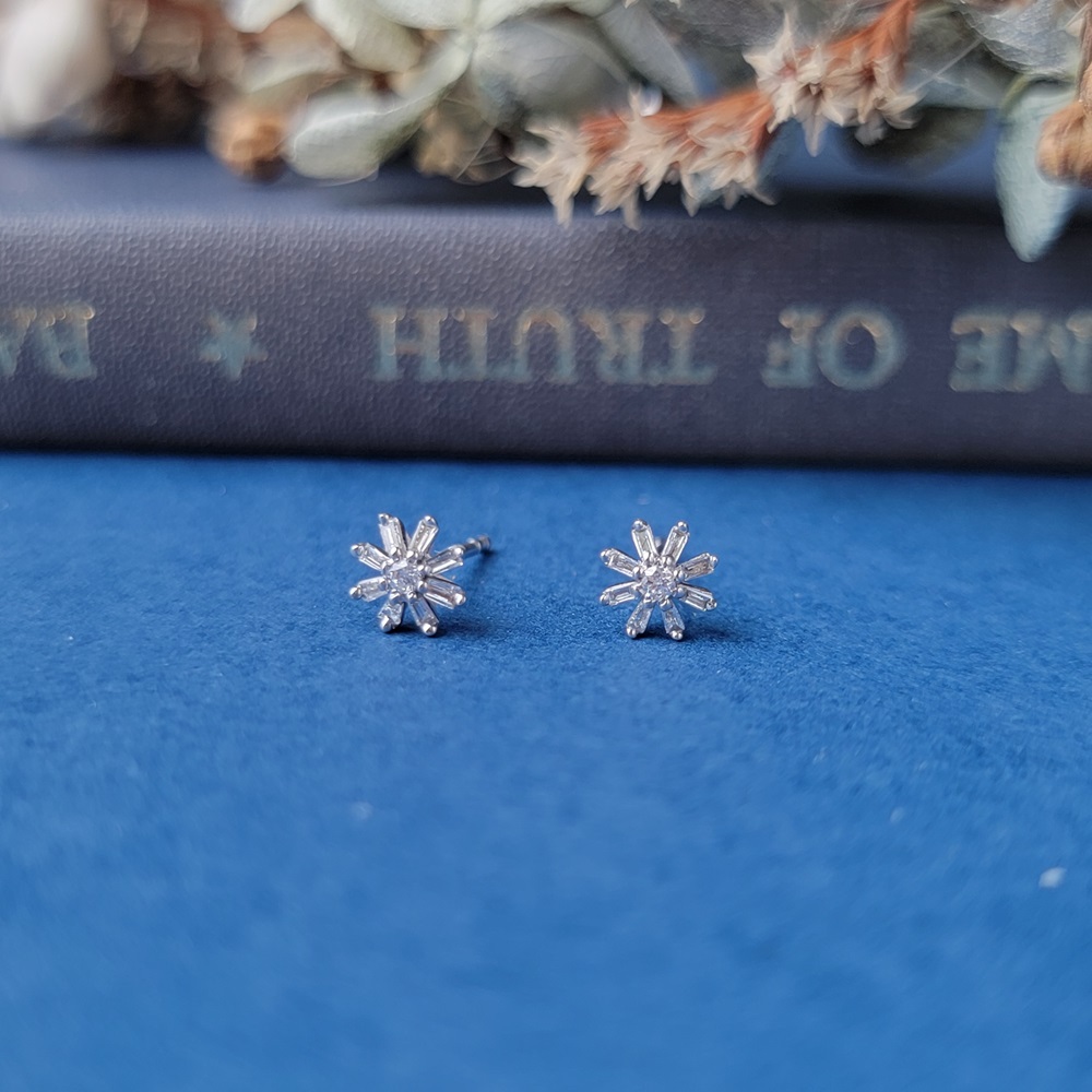 【me.luxe】K18雪花鑽石14分耳環