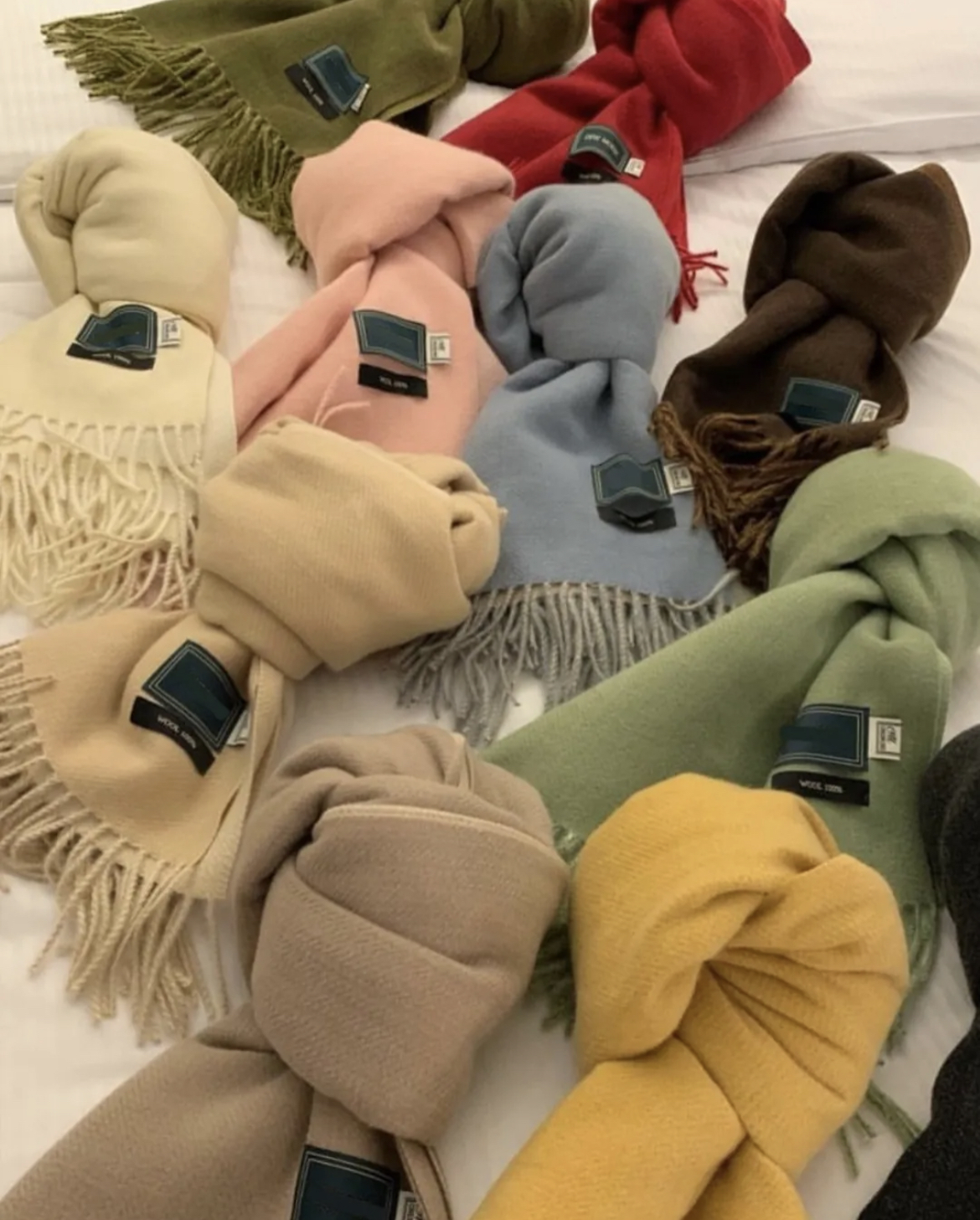 WOOL 100% 很難不愛的純色混線流蘇頸巾