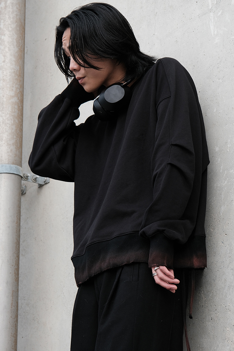 NURARI 洗舊大學T 長袖 黑 24 A/W 24- Em. Lycoris bleach dye sweater