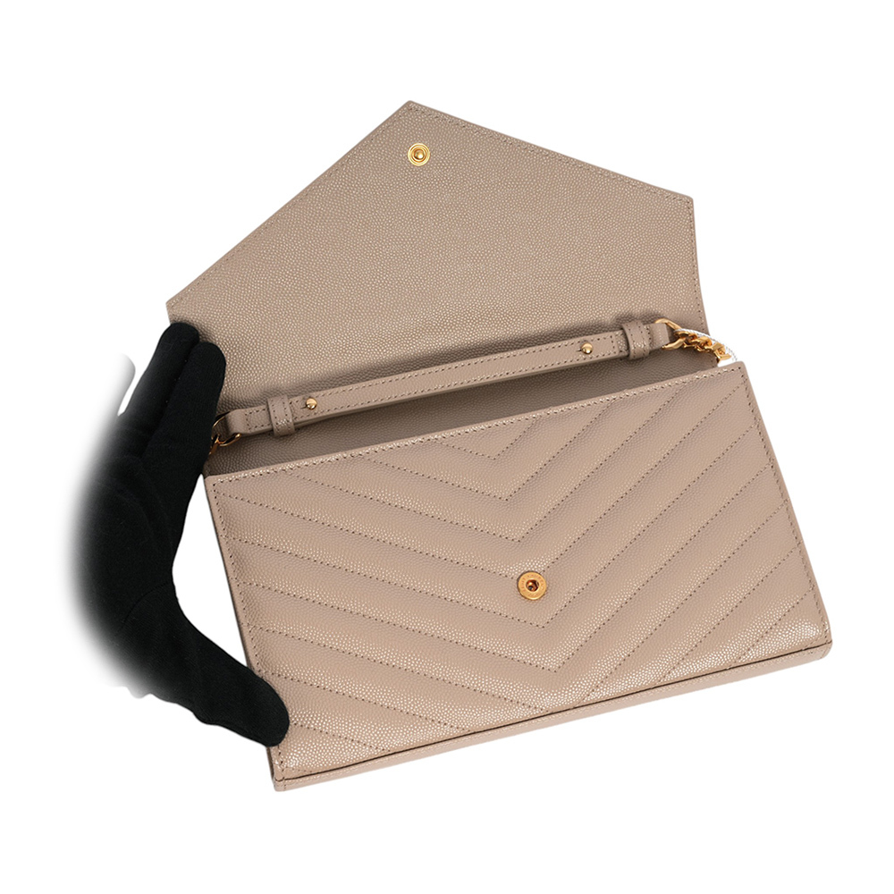 V紋荔枝皮金色LOGO WOC 斜背包(深米色)