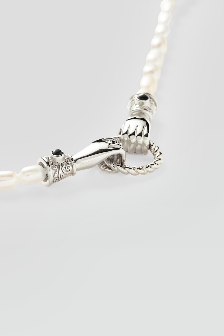 MISSOMA｜IN GOOD HANDS 雙手造型珍珠手鍊