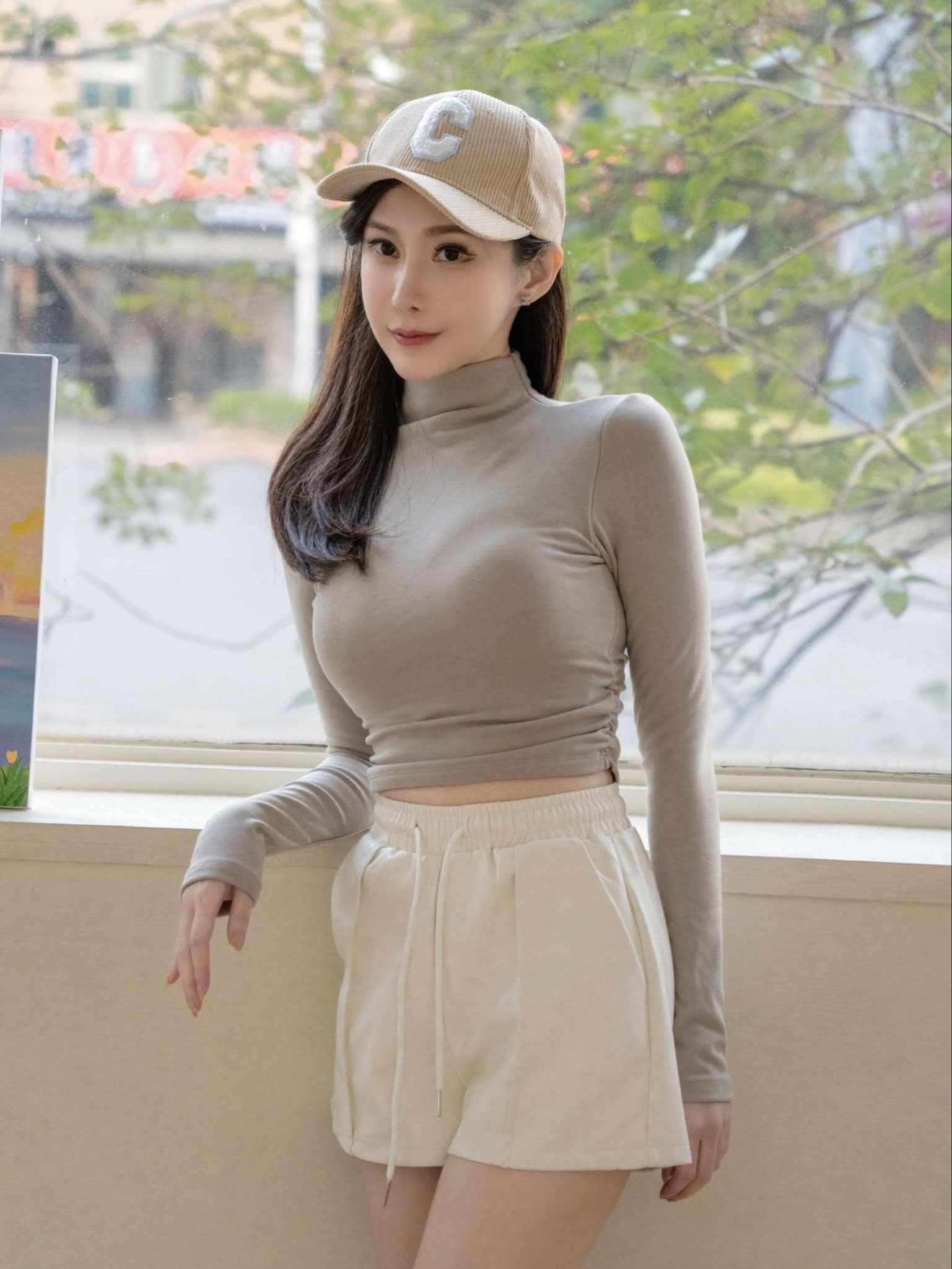 🤍小高領抓腰內刷毛發熱衣（杏灰色均碼）有罩杯