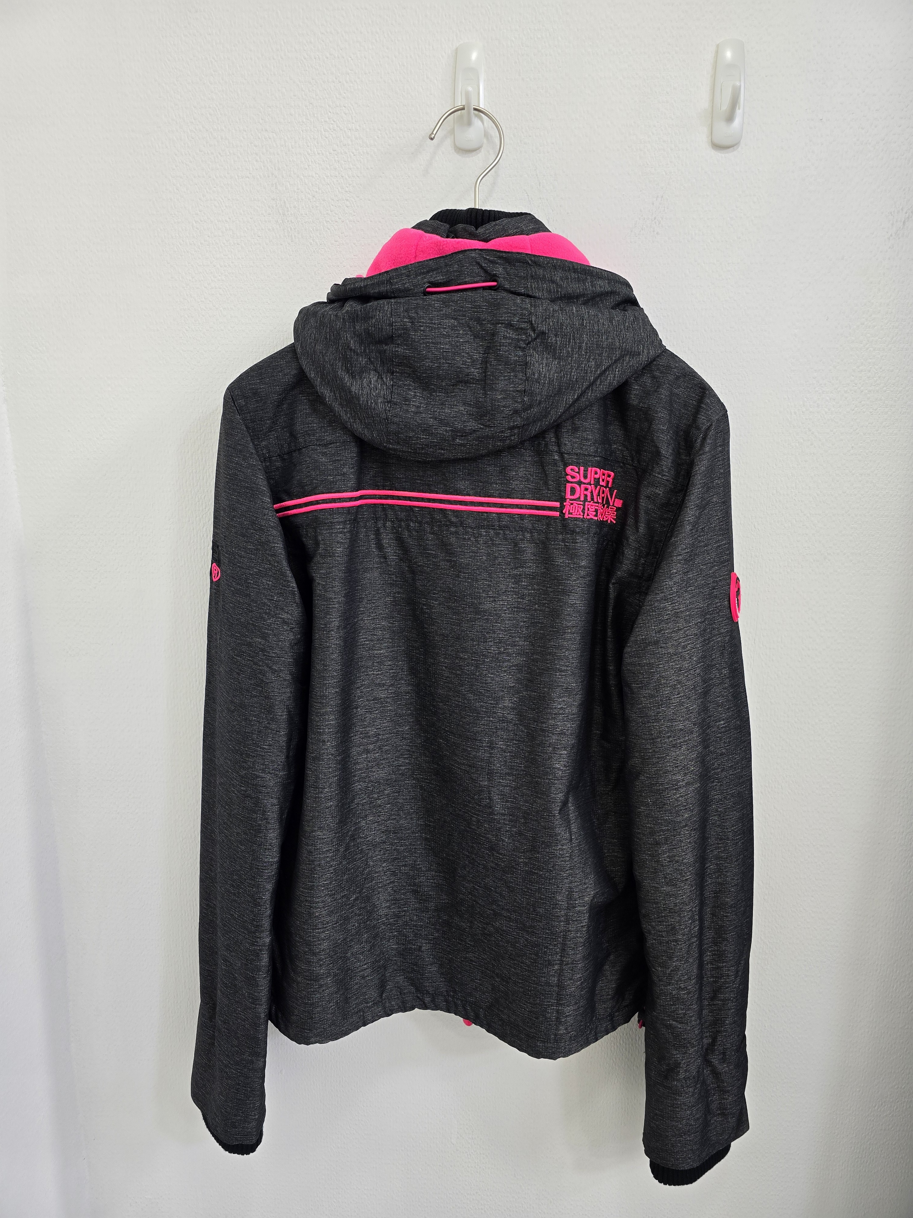 【現貨】Superdry Arctic Hood PopZip Windcheater 黑灰玫粉-WOMEN