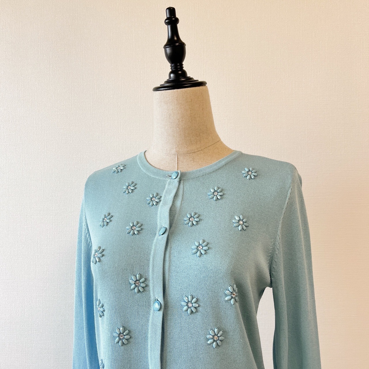 Pierre Cardin粉藍色立體花花針織外套