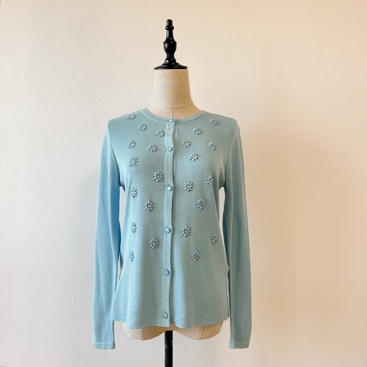 Pierre Cardin粉藍色立體花花針織外套