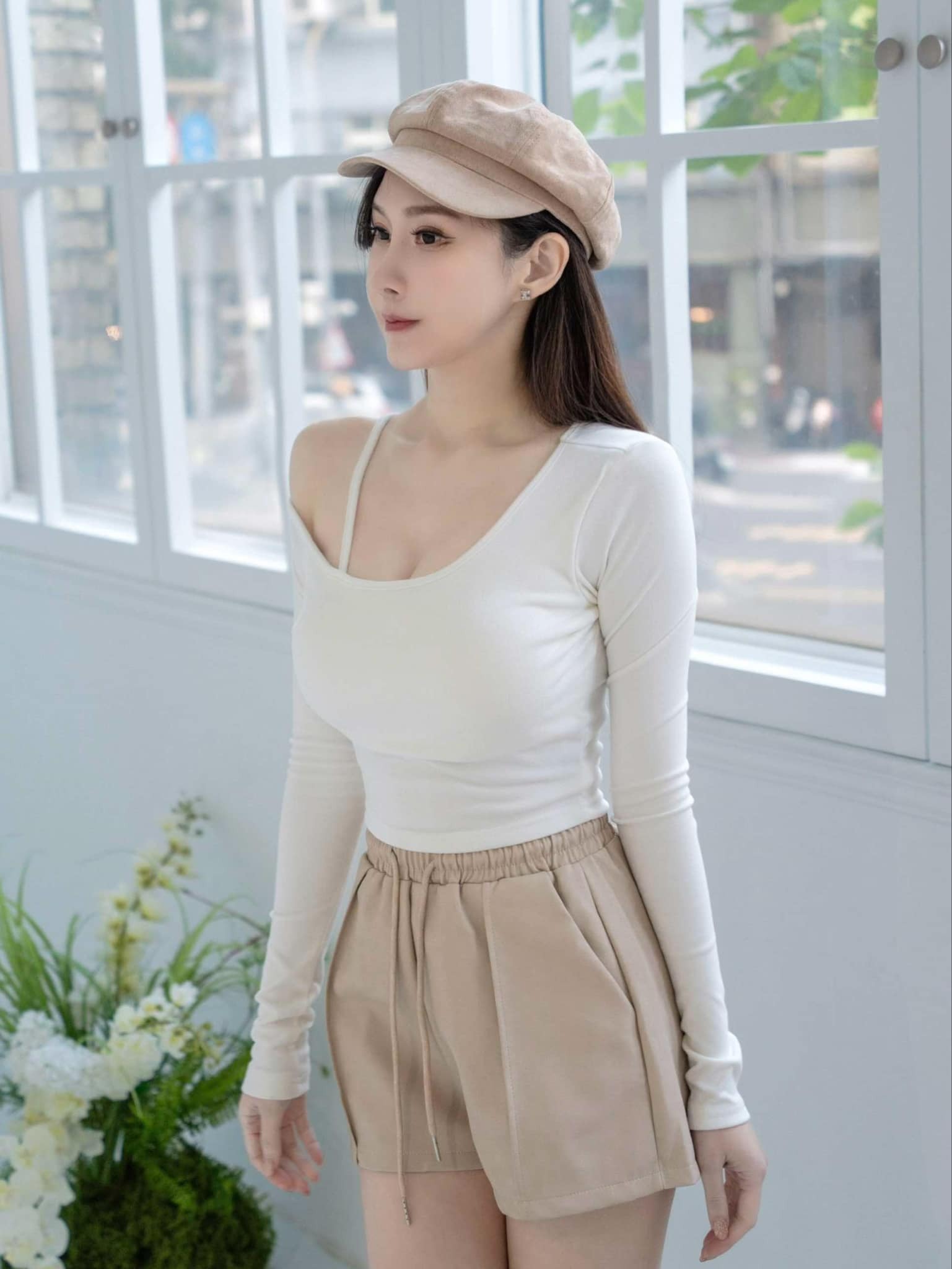 🤍斜肩德絨內刷毛發熱衣（白色均碼）有罩杯