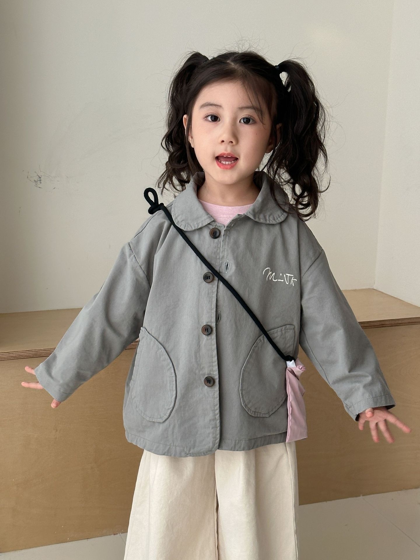 春季寬鬆字母外套