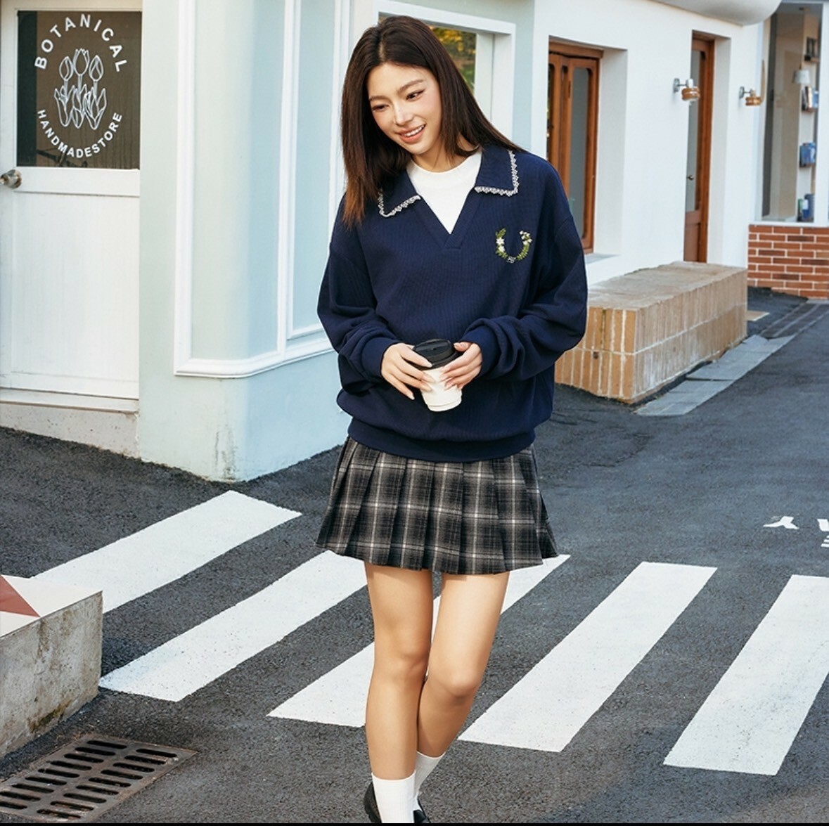 harsh and cruel 2025SS 華夫格 V領 蕾絲邊 刺繡 女款 polo衫