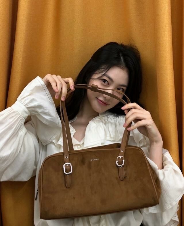 J.estina VERO SUEDE MD Shoulder Bag