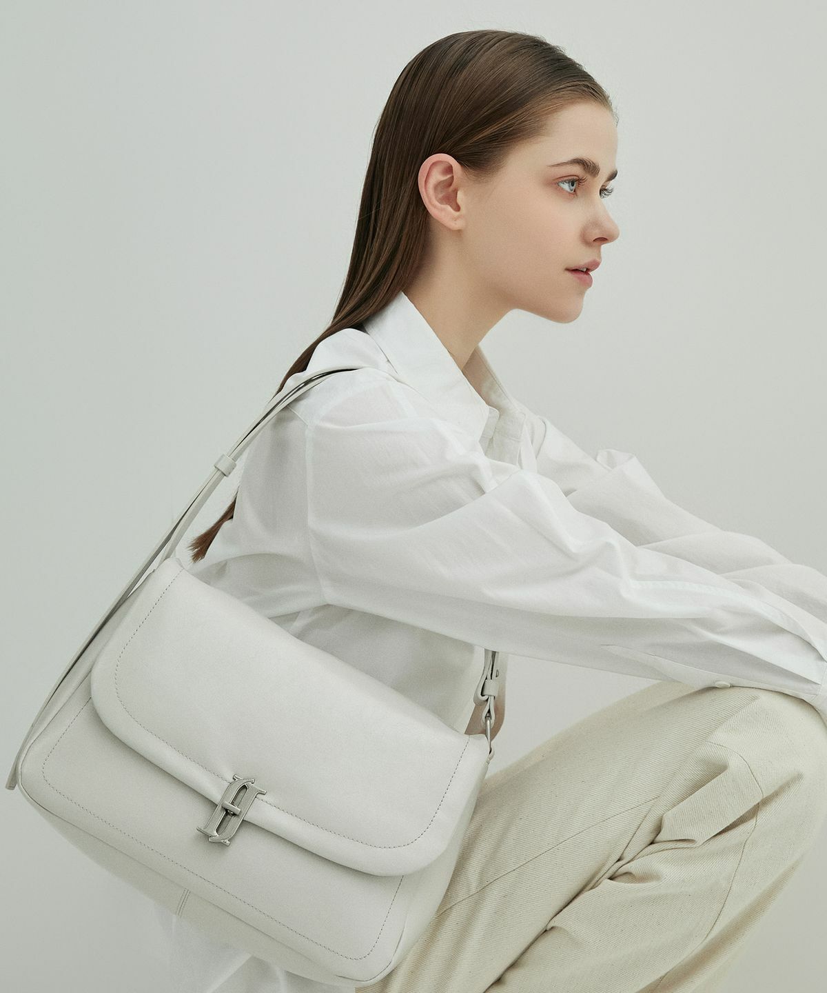 J.estina GINO MD Messager Bag