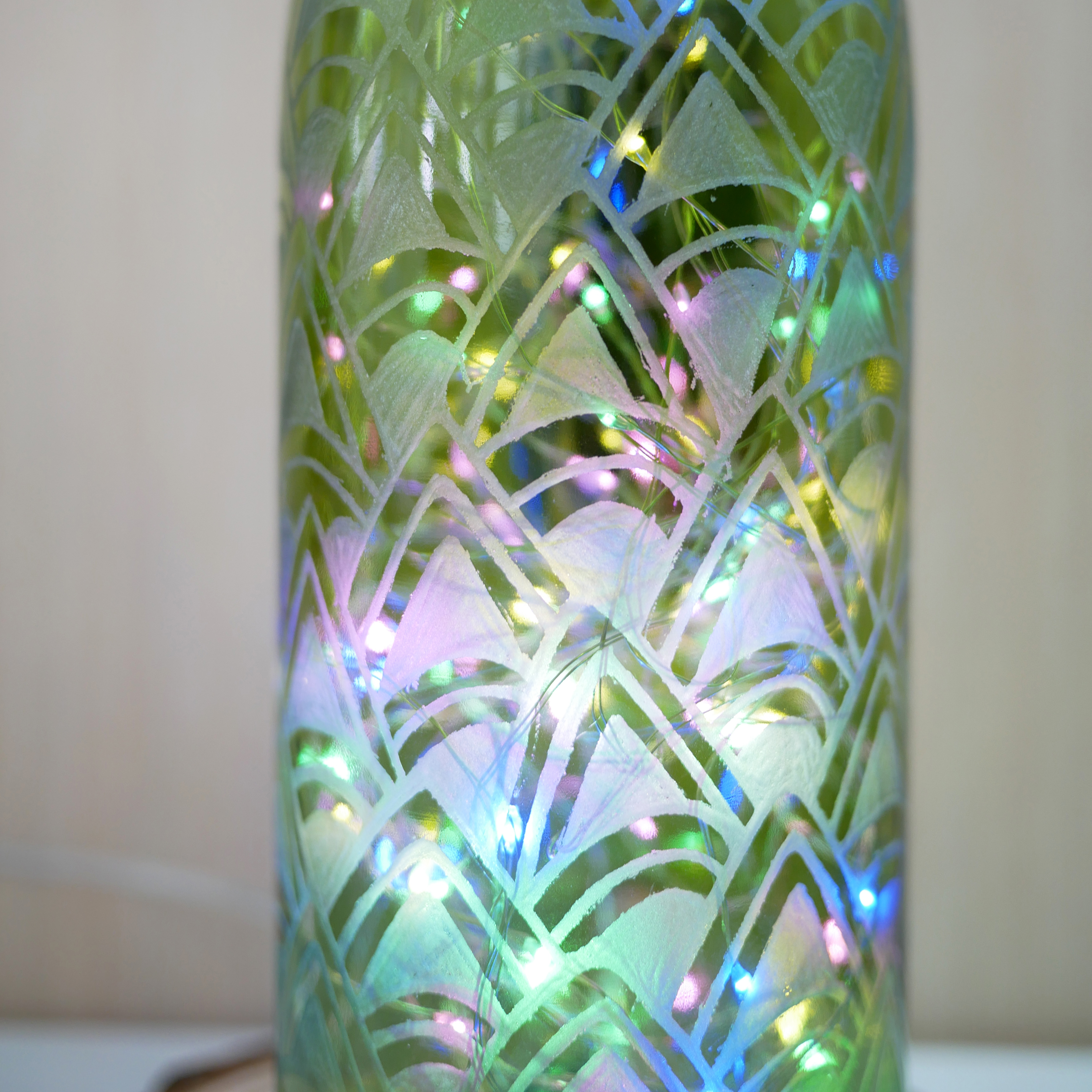 禪繞雕刻玻璃樽燈(海浪)