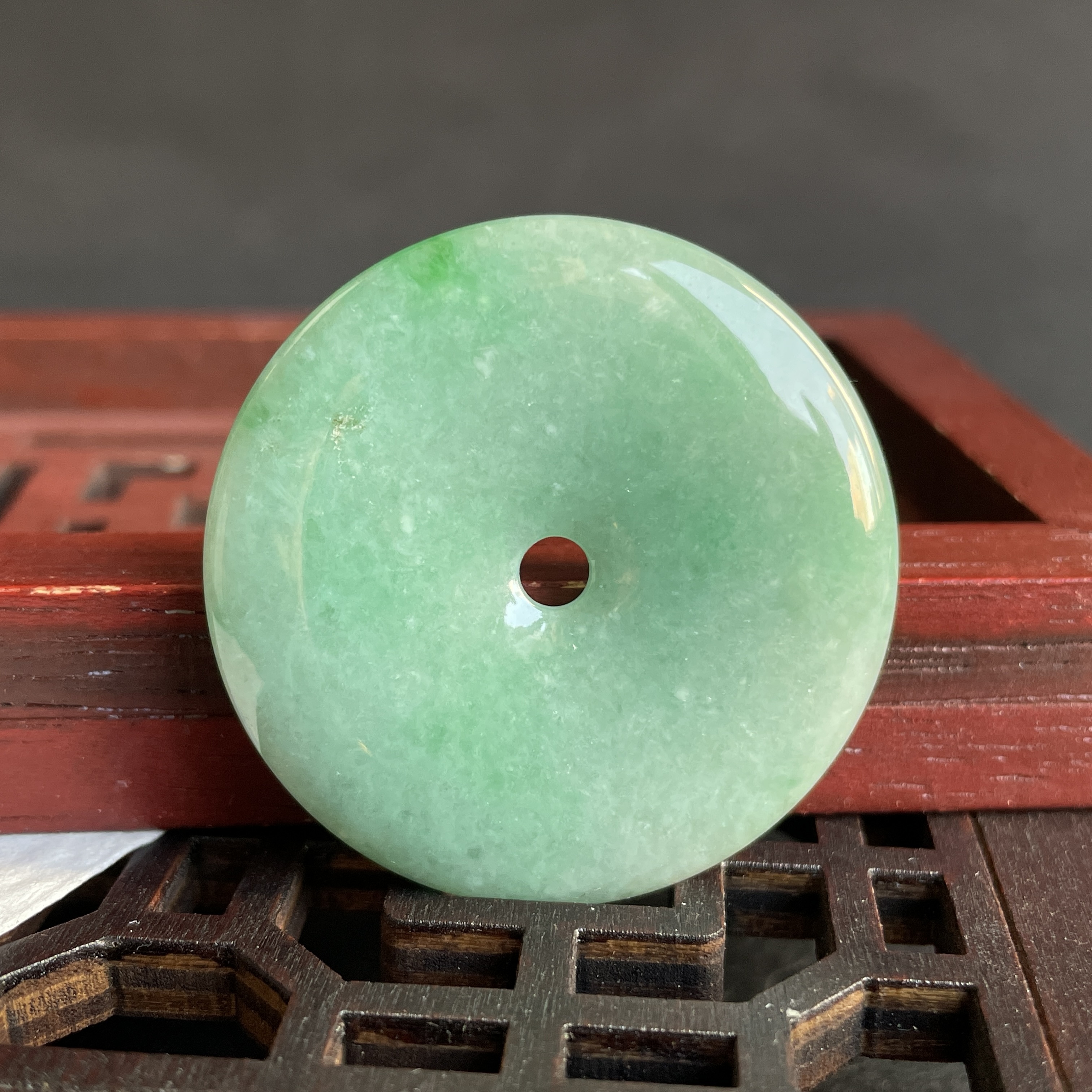 J1361 翡翠冰糯滿綠平安扣 (36.2mm直徑)