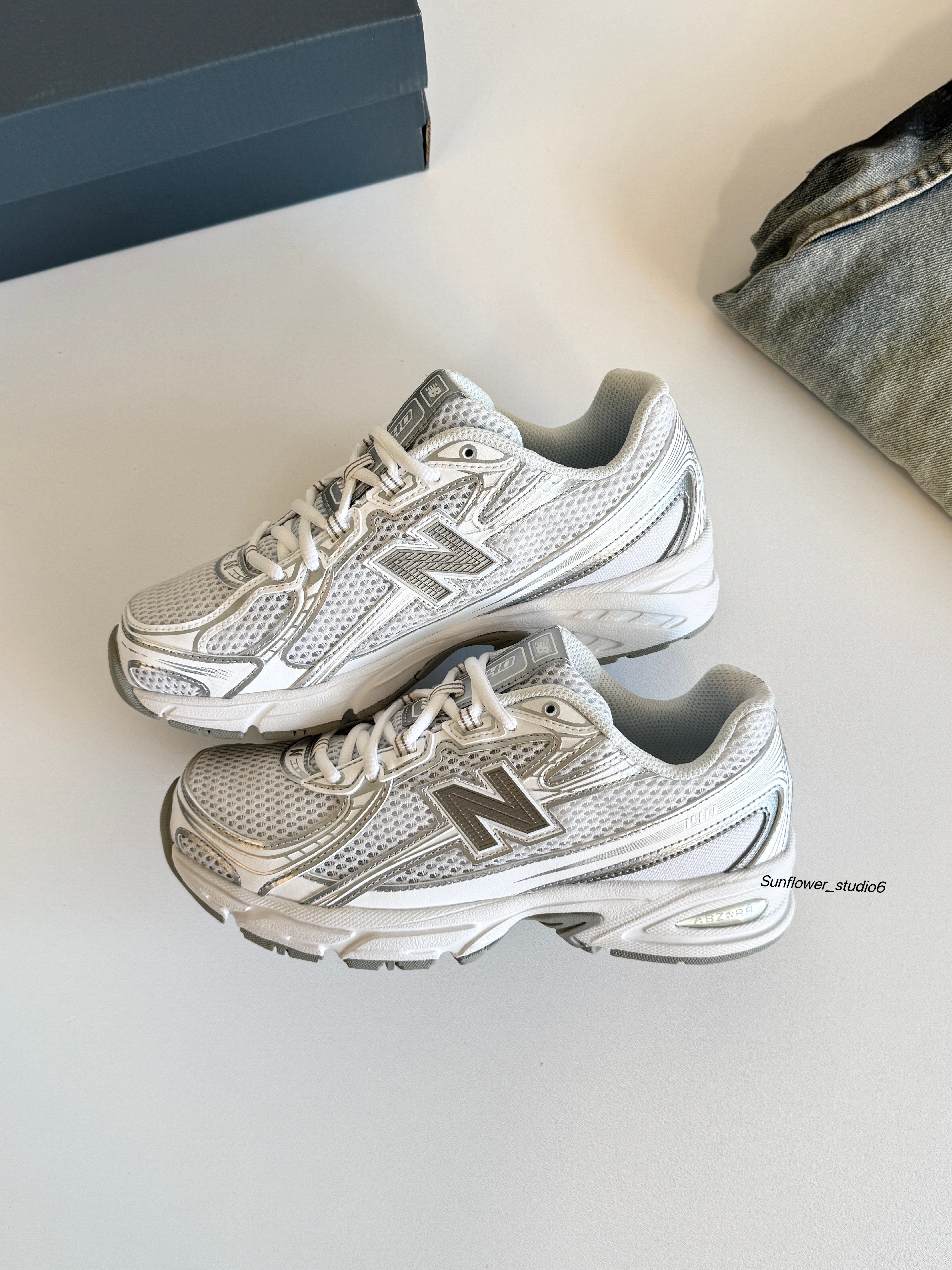 New Balance NB 740 白銀色 珍珠白 銀色 Y2K 復古 慢跑鞋 老爹鞋 U740WM2/預購