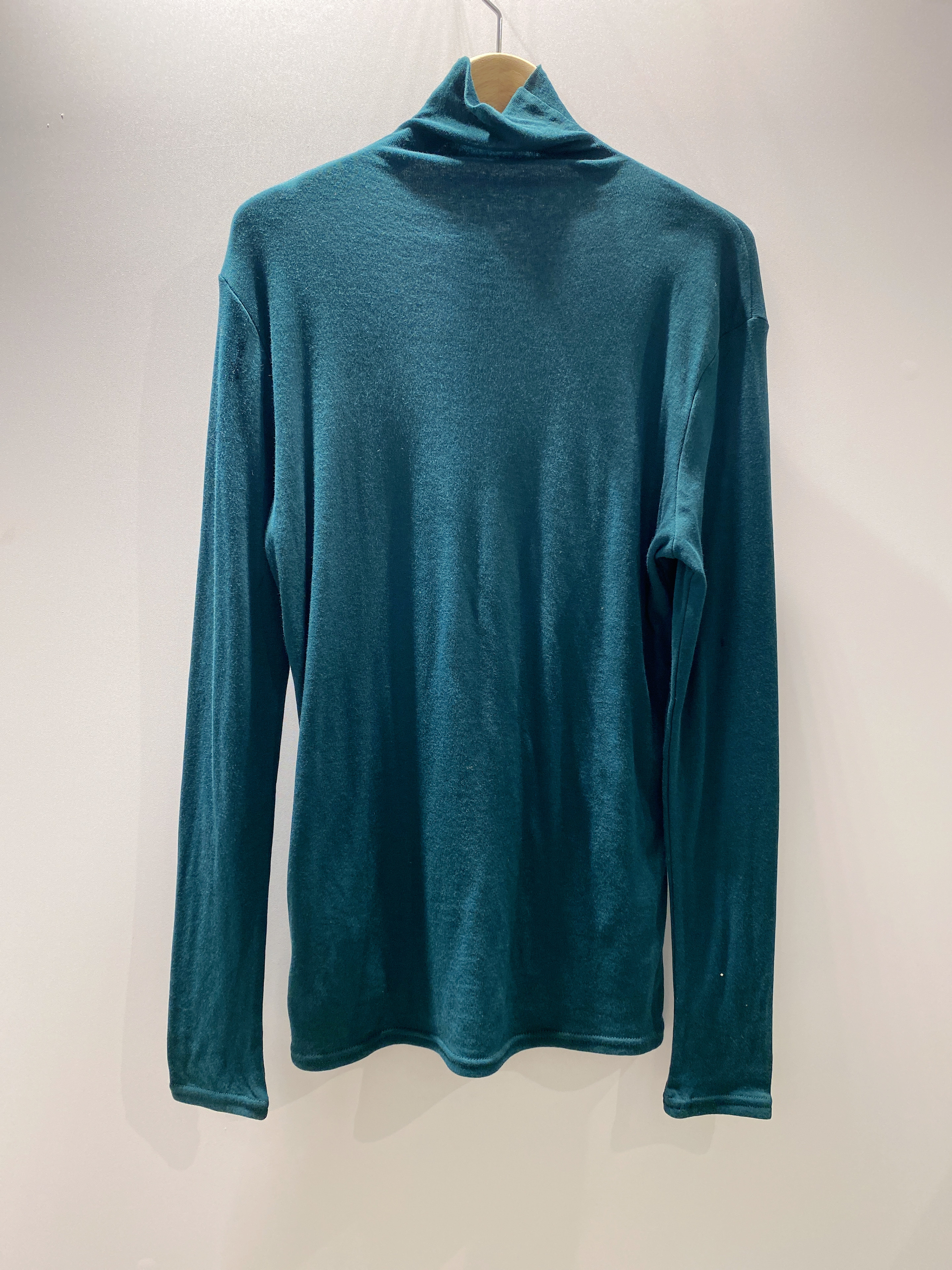 素色高領內搭衣