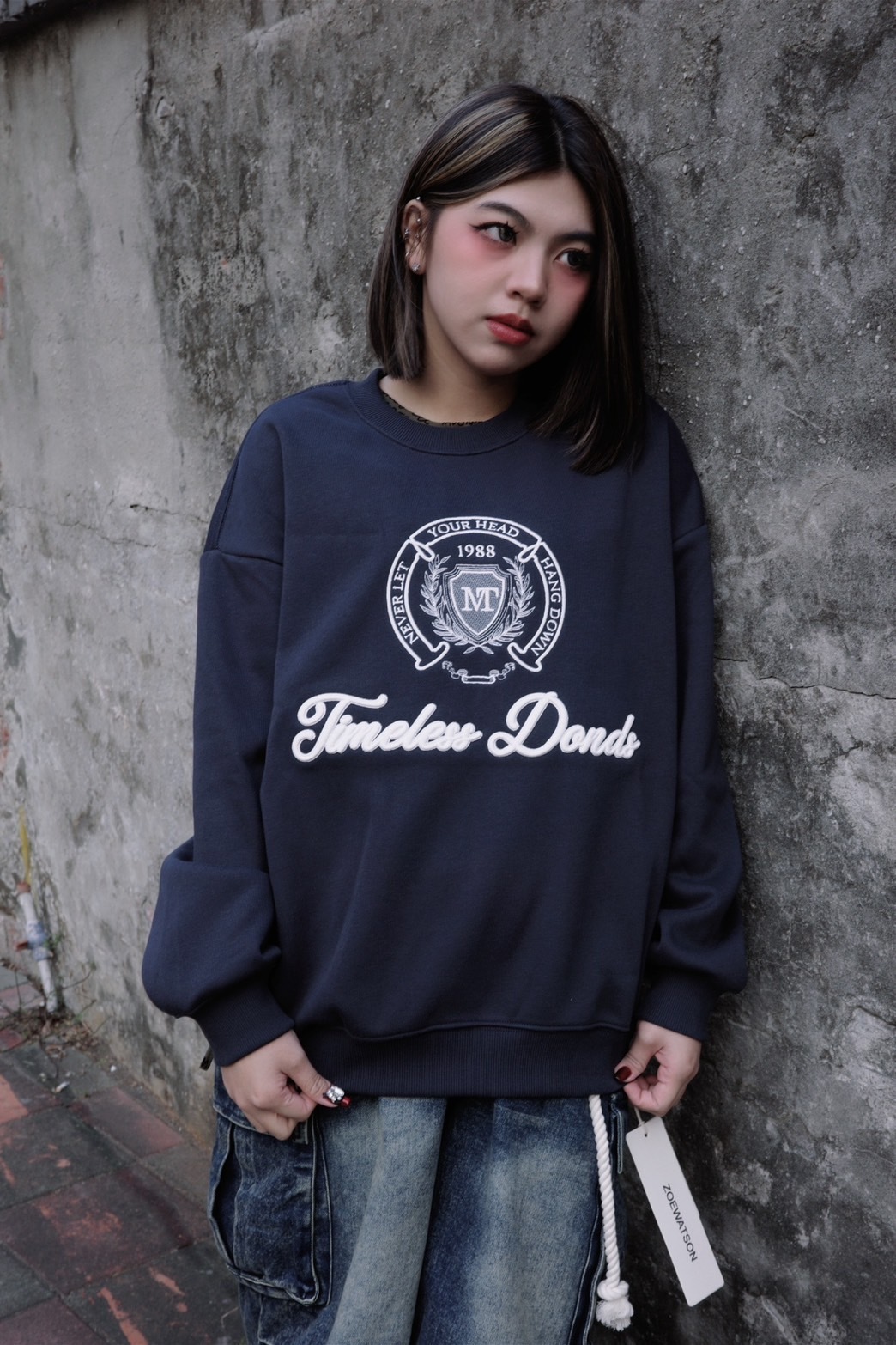 z3011 圓領刺繡盾牌 MT 大學Tee ZOEWATSON