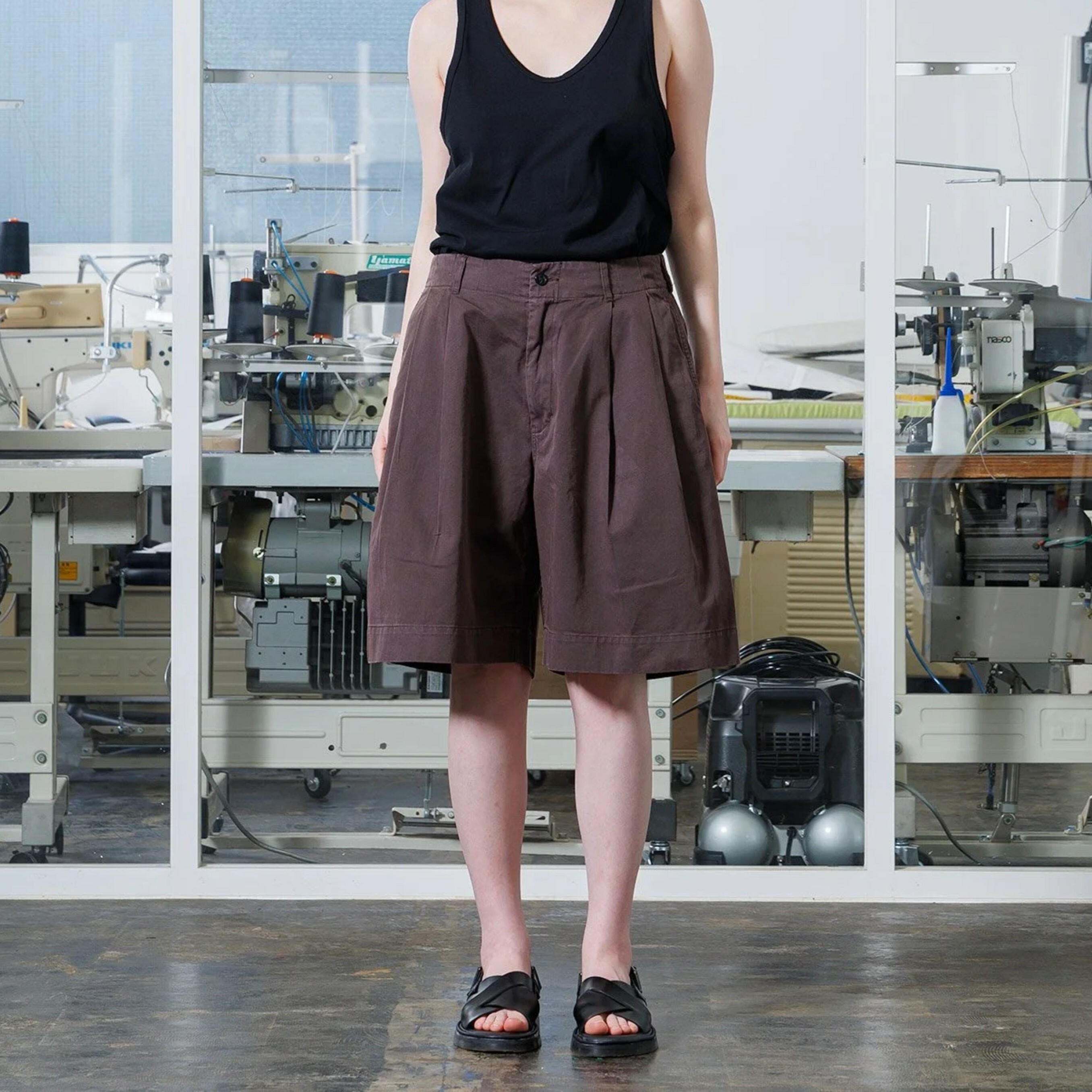 cotton tuck volume pants