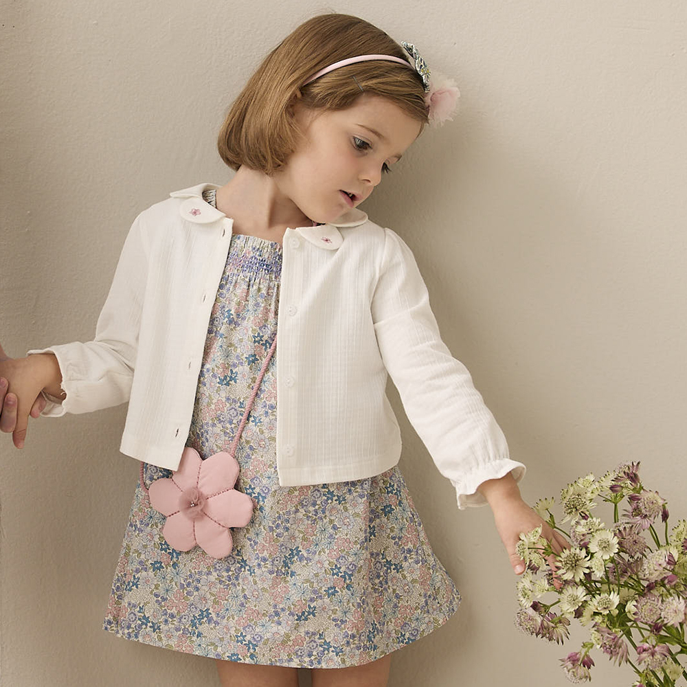 PIPPY優雅百搭花瓣領圍棉質外套 白