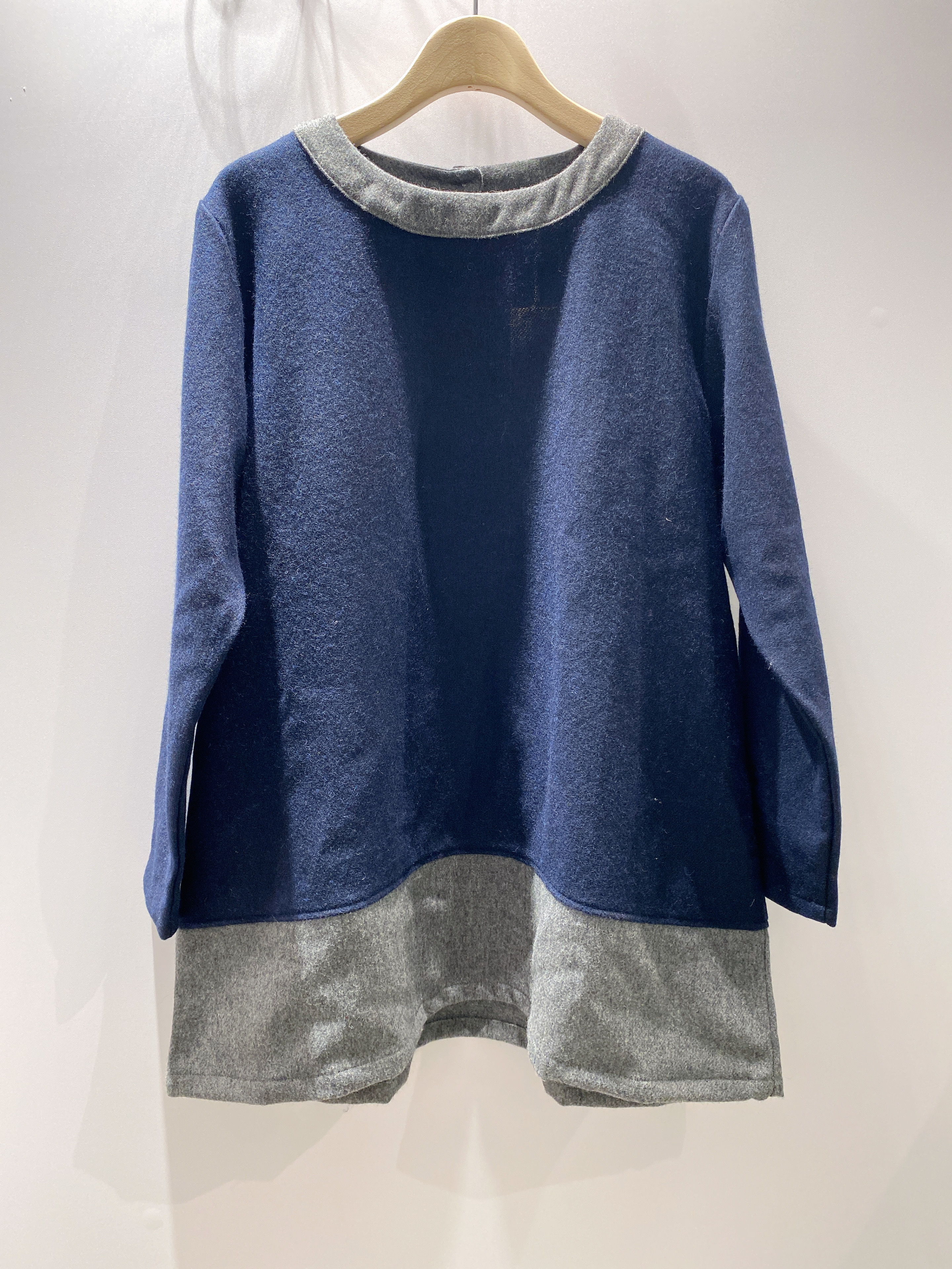 寬版毛料圓領上衣