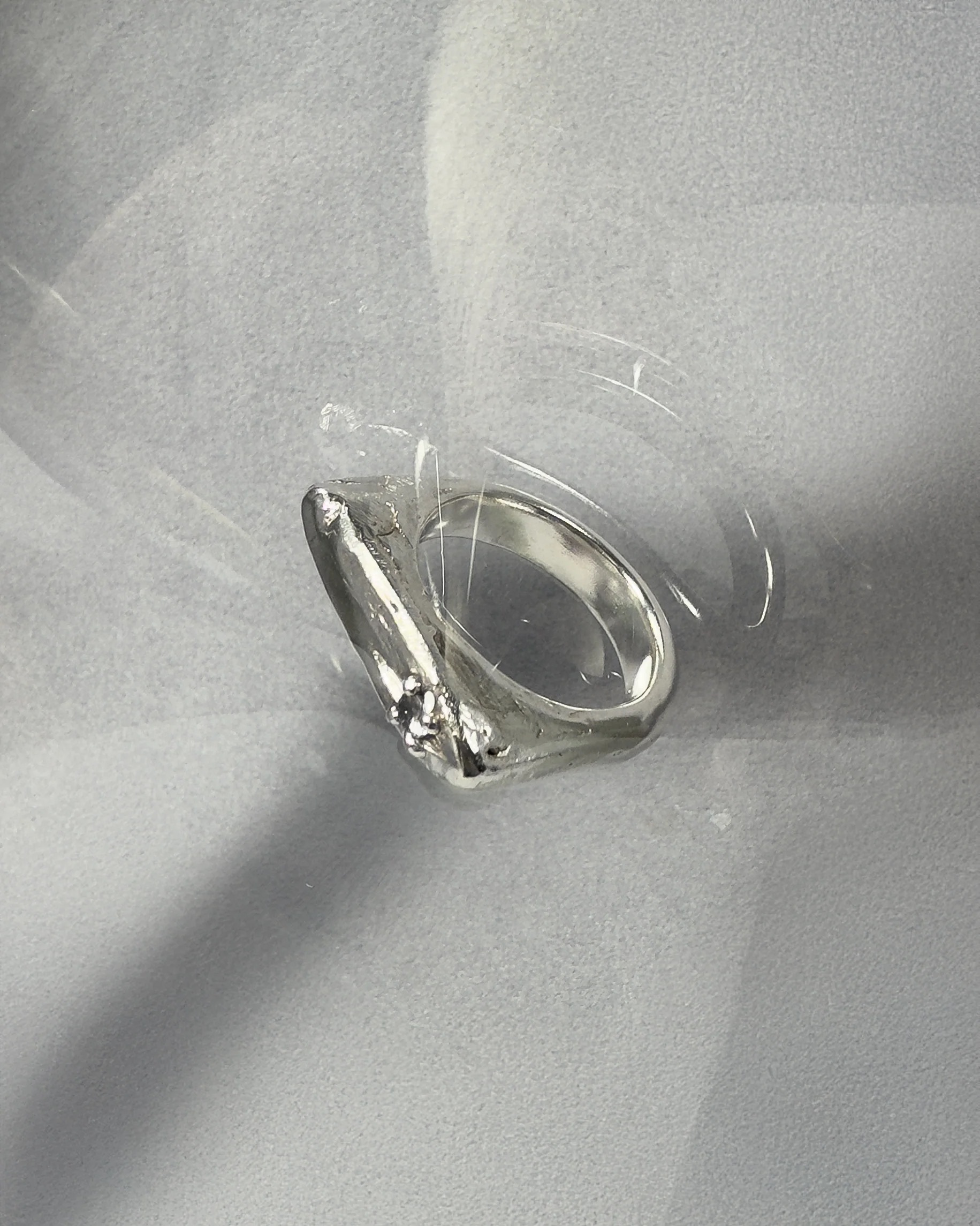 PROJ ORNAMENT 造塑鑲石馬蹄厚戒