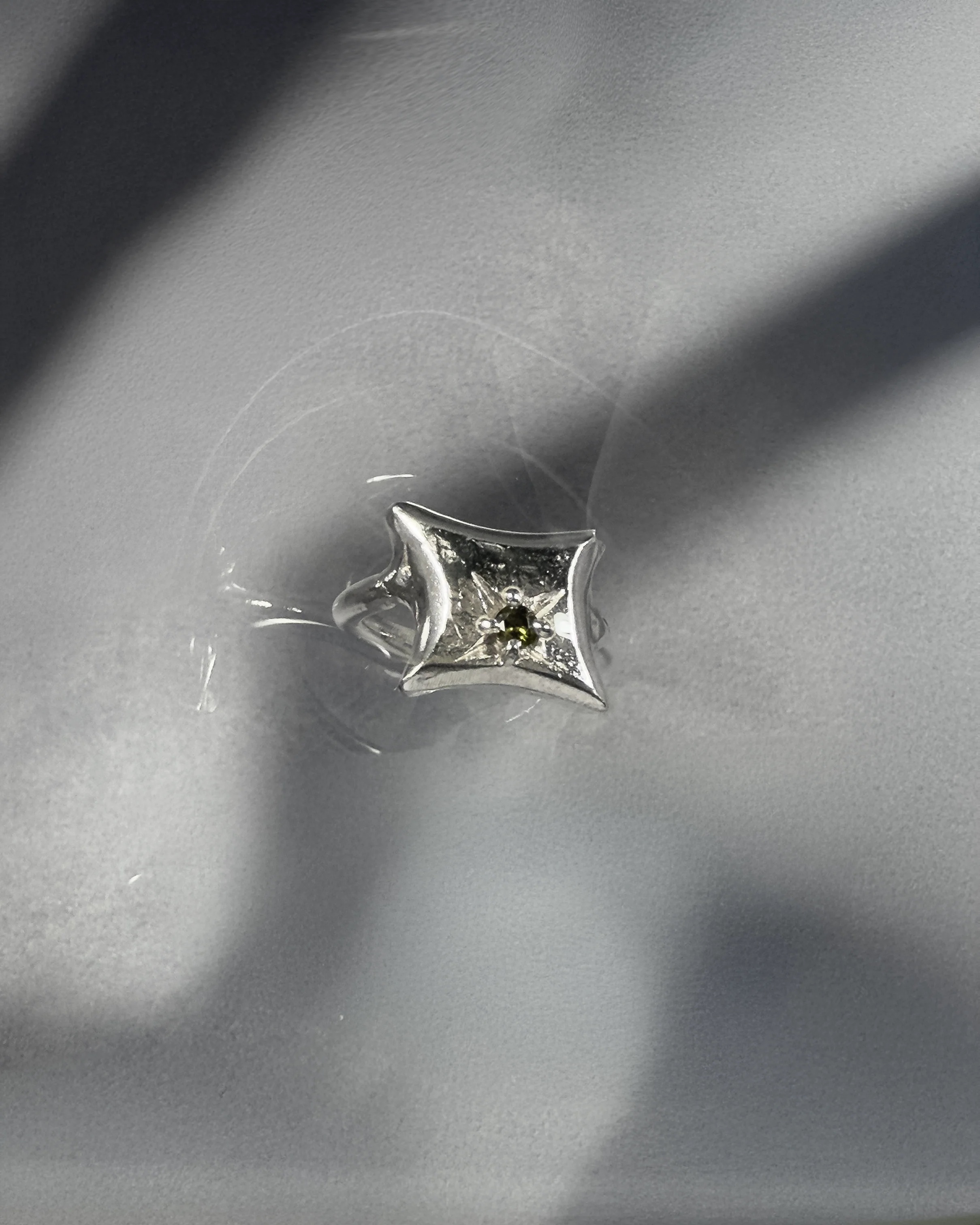 PROJ ORNAMENT 造塑閃光鑲石戒