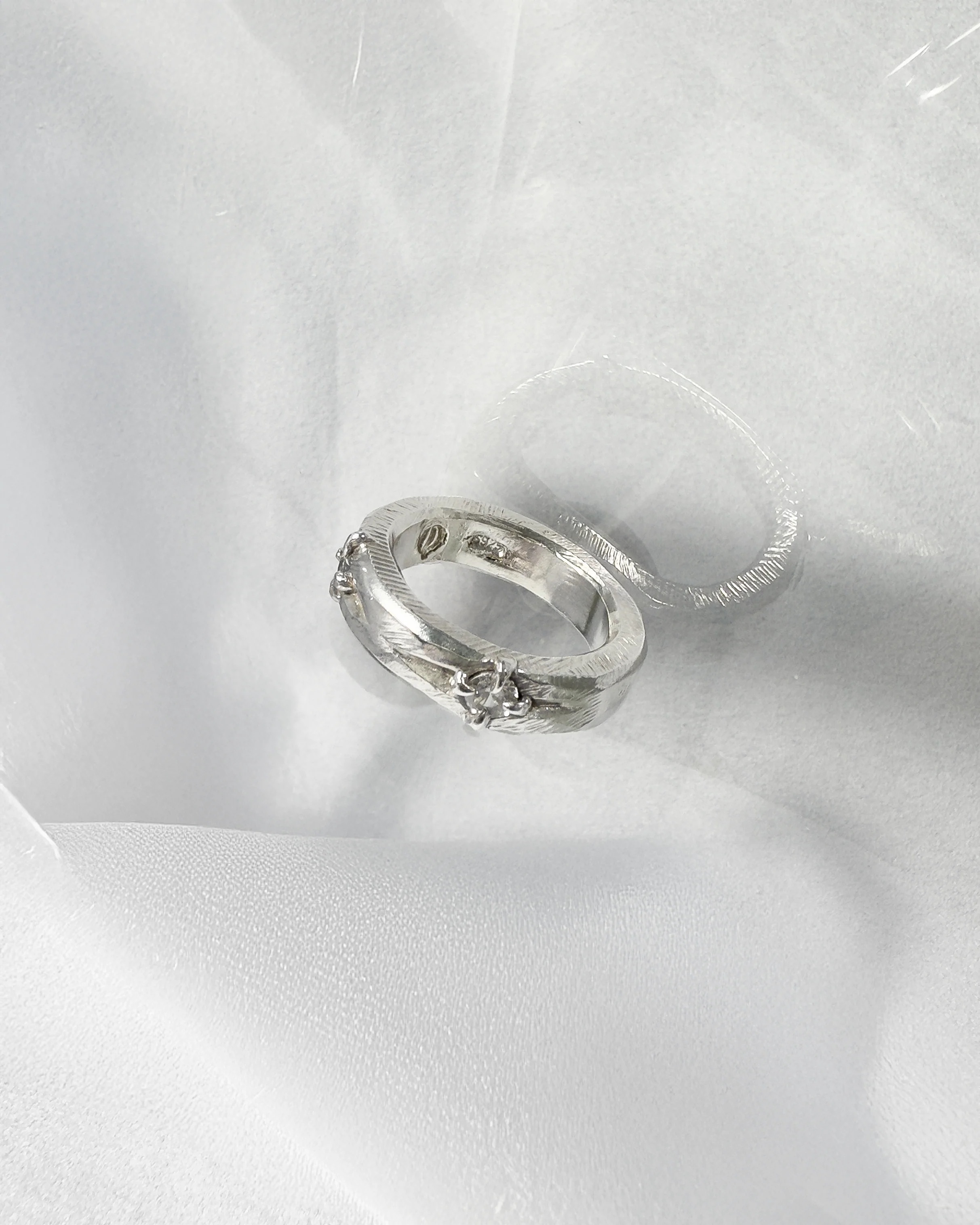 PROJ ORNAMENT 微光鑲石銀圈戒