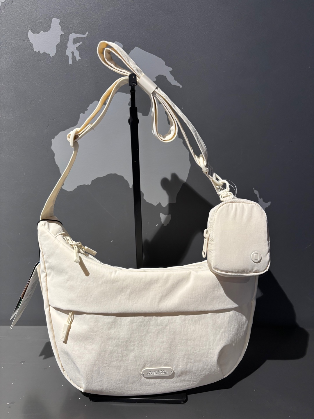 【代購】NATIONAL GEOGRAPHIC 國家地理 LUMI 側背包 半月包 N255ACR290