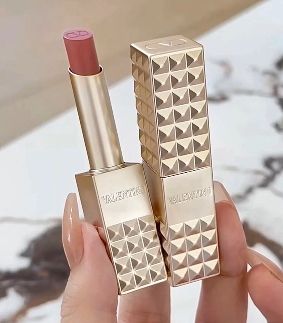 📦預購 VALENTINO Beauty-高訂鉚釘唇膏 #134R