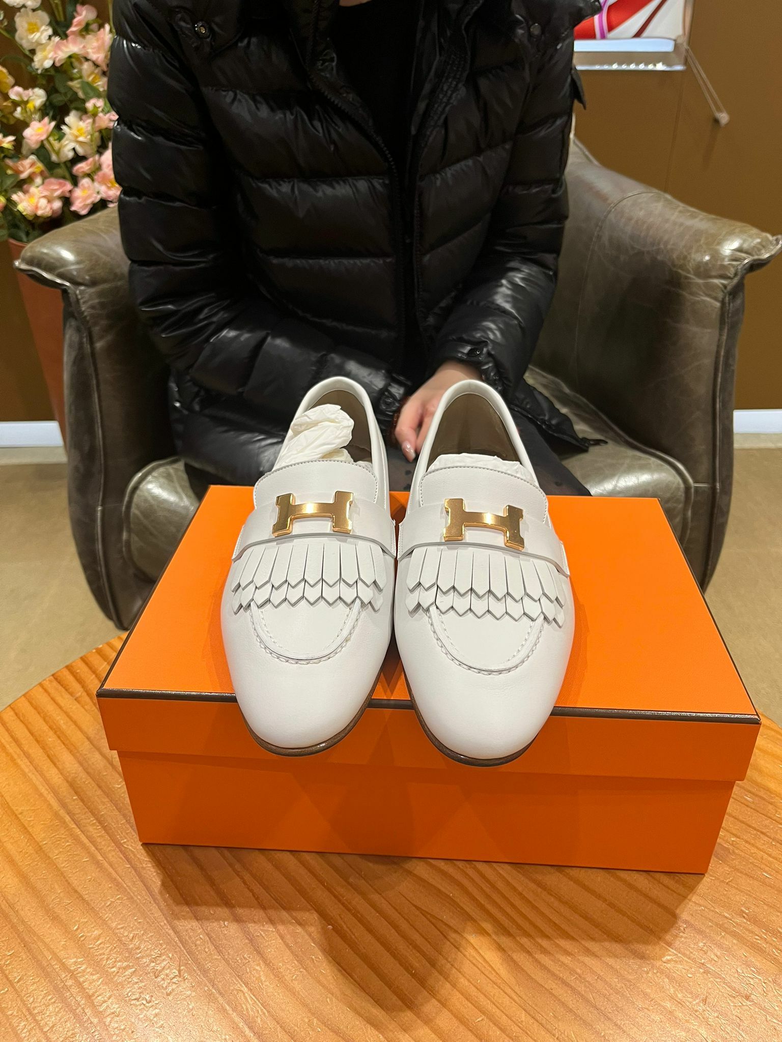 16/1/2025購買【感謝支持】靚靚揾咗Royal loafer白色🤍好耐  見我哋有貨爽快抱走🎉 大讚HERLUXE專業👍🏼 表示下次買袋都揾我哋🥰 多謝你的認可🫶😘