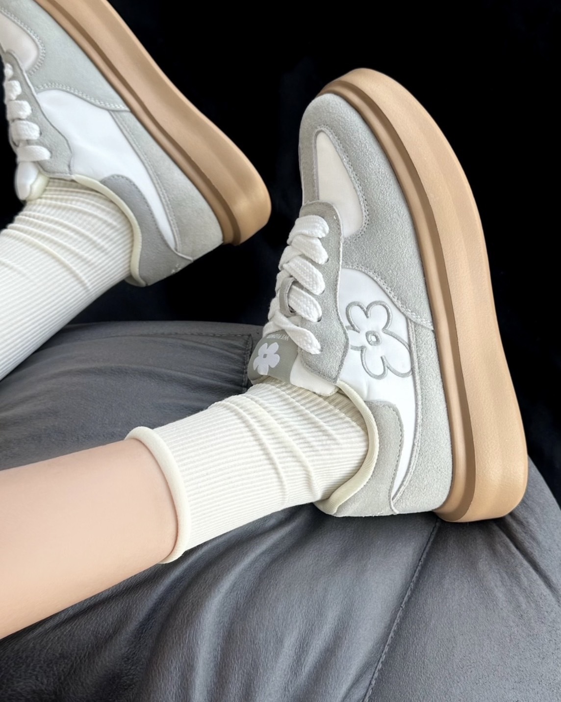 We Flower 德訓鞋 小花鞋 厚底 反絨皮 米灰